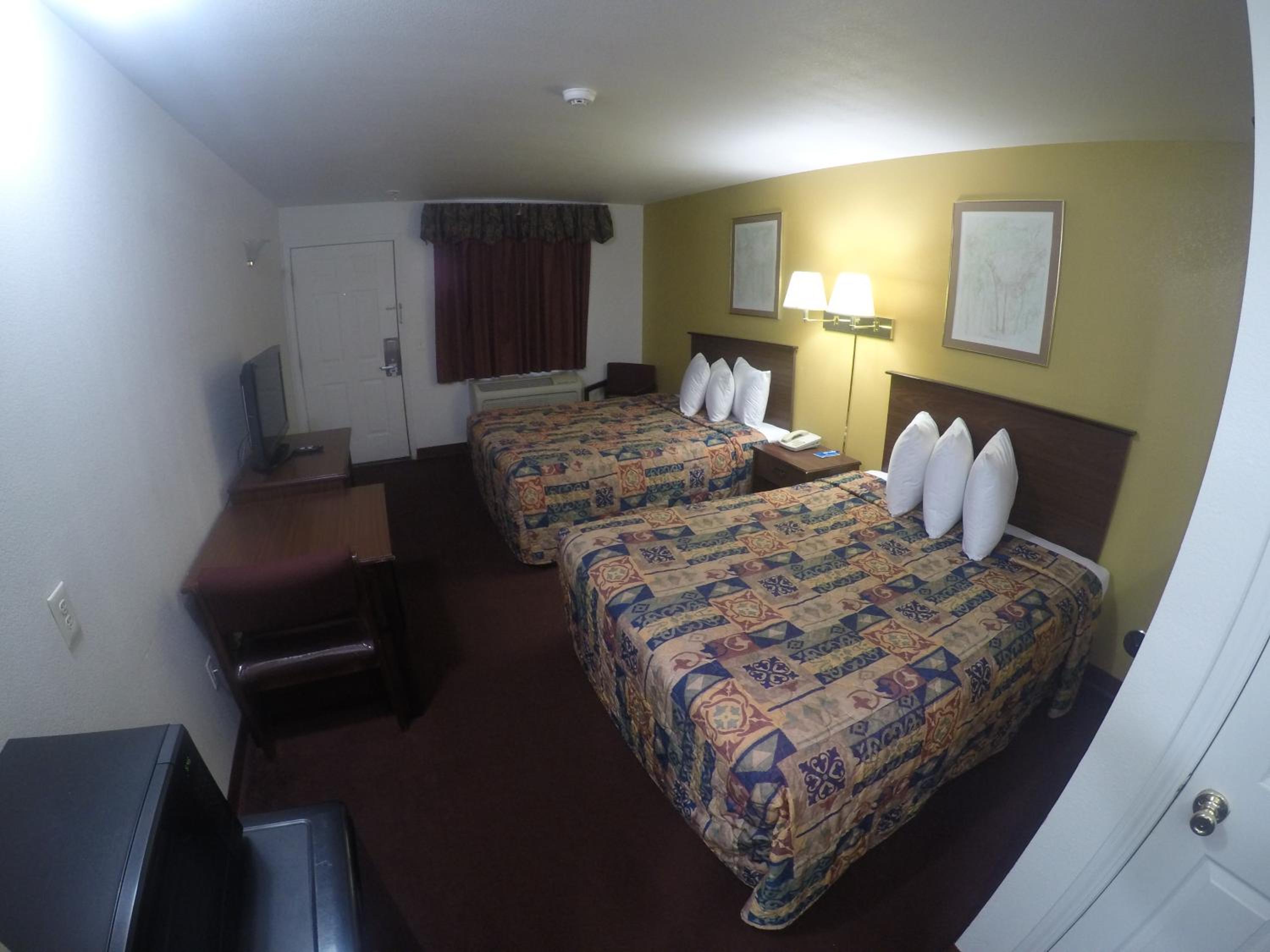 Double Room With Two Double Beds - Non-Smoking photo 2