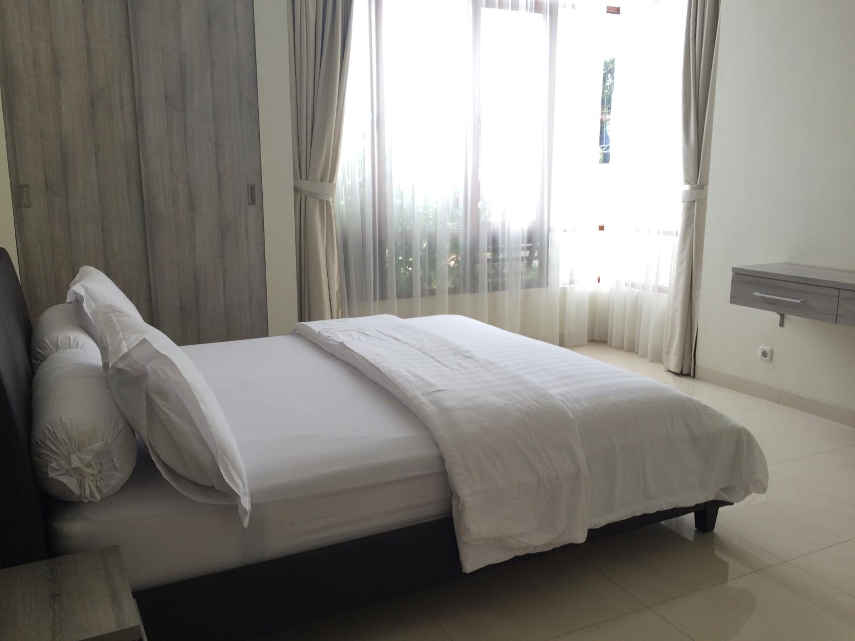 Two-Bedroom Villa - Photo 8
