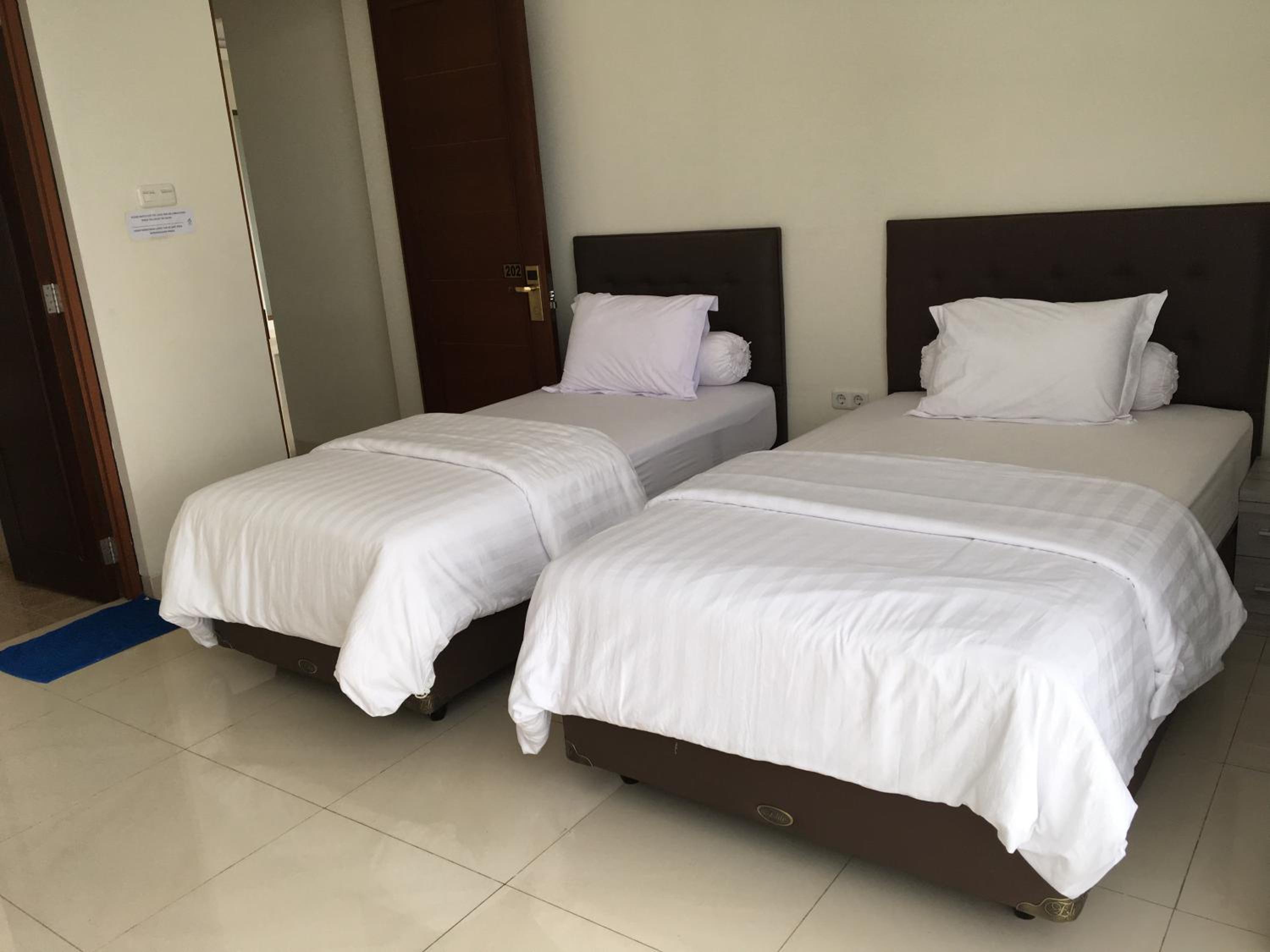 Three-Bedroom Villa - Photo 13