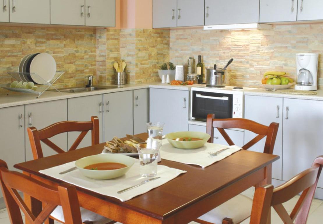 One-Bedroom Apartment with Mountain View photo 2