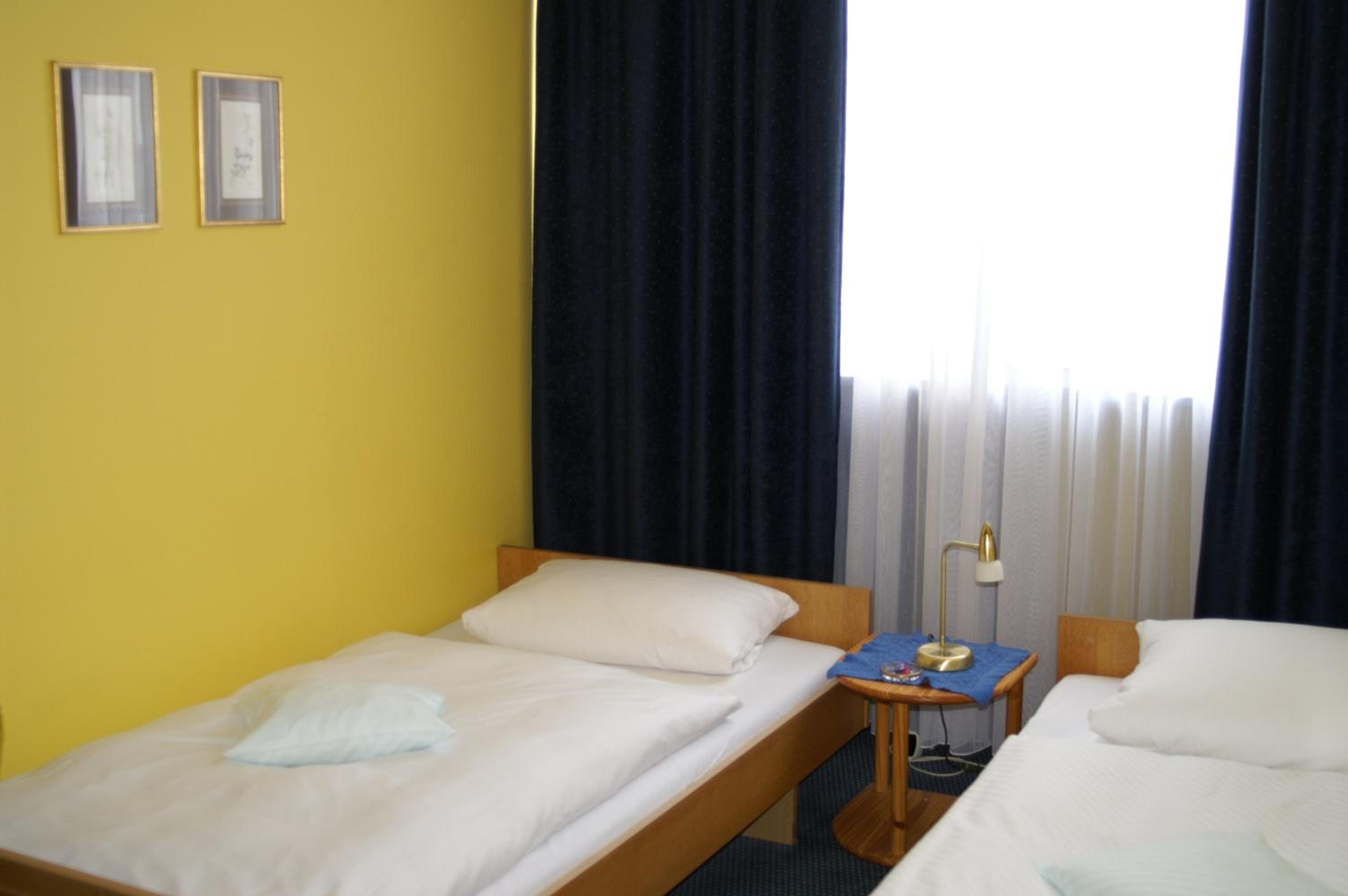 Twin Room - Photo 1