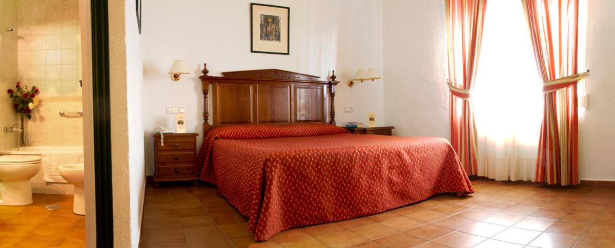 Double or Twin Room - Photo 4