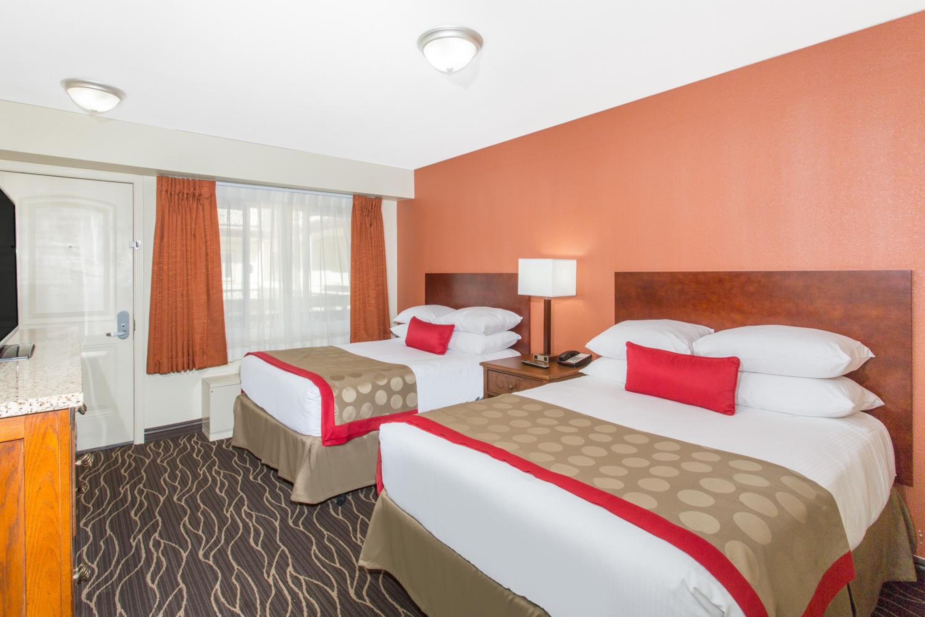 Standard Double Room with Two Double Beds and Courtyard View - Non-Smoking