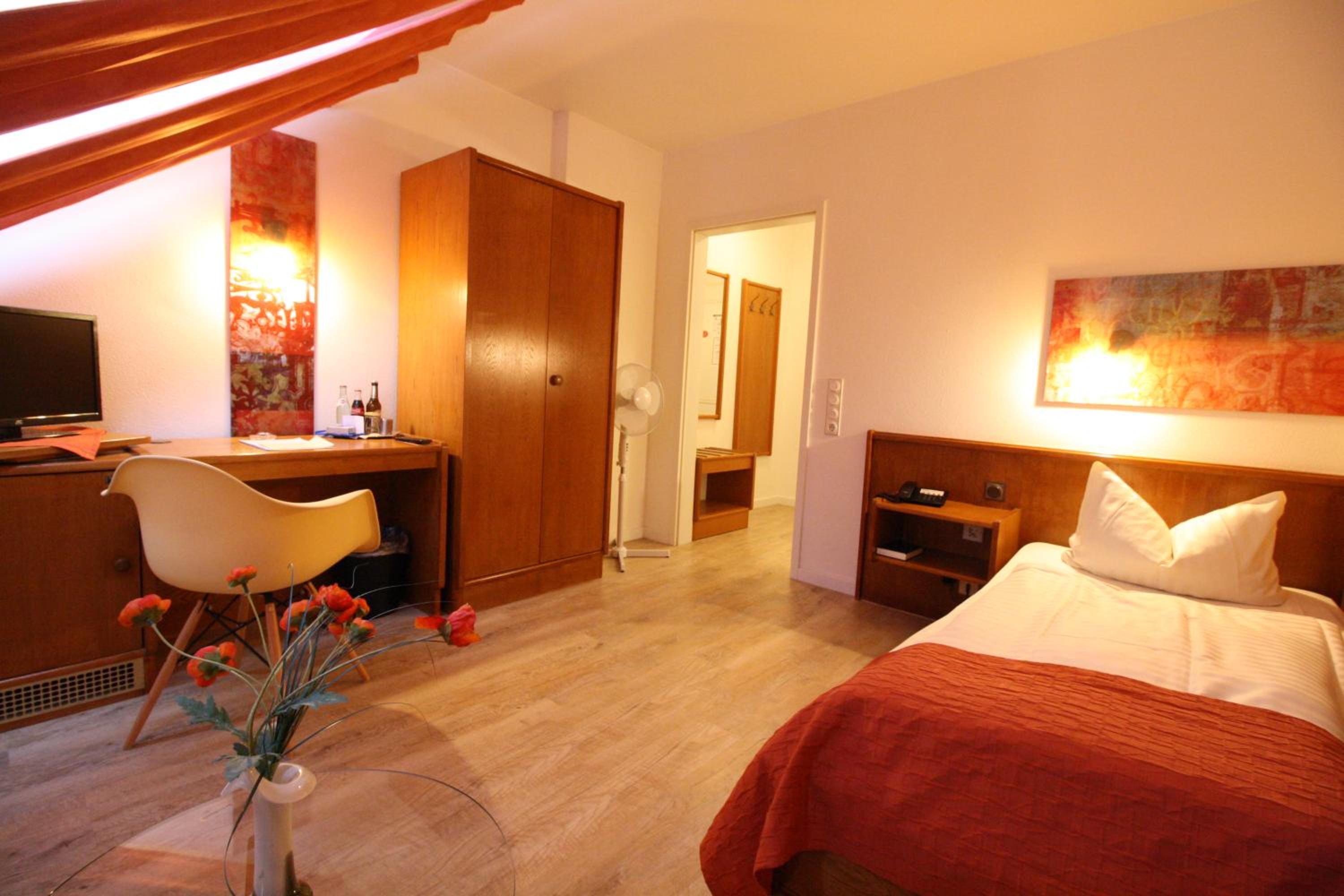 Single Room photo 2