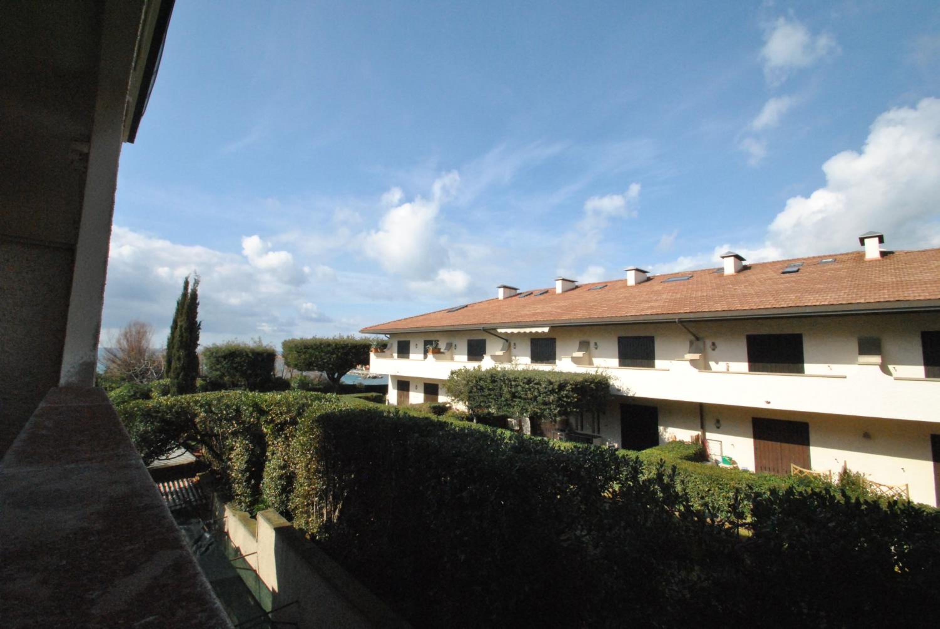 Studio With Balcony photo 2