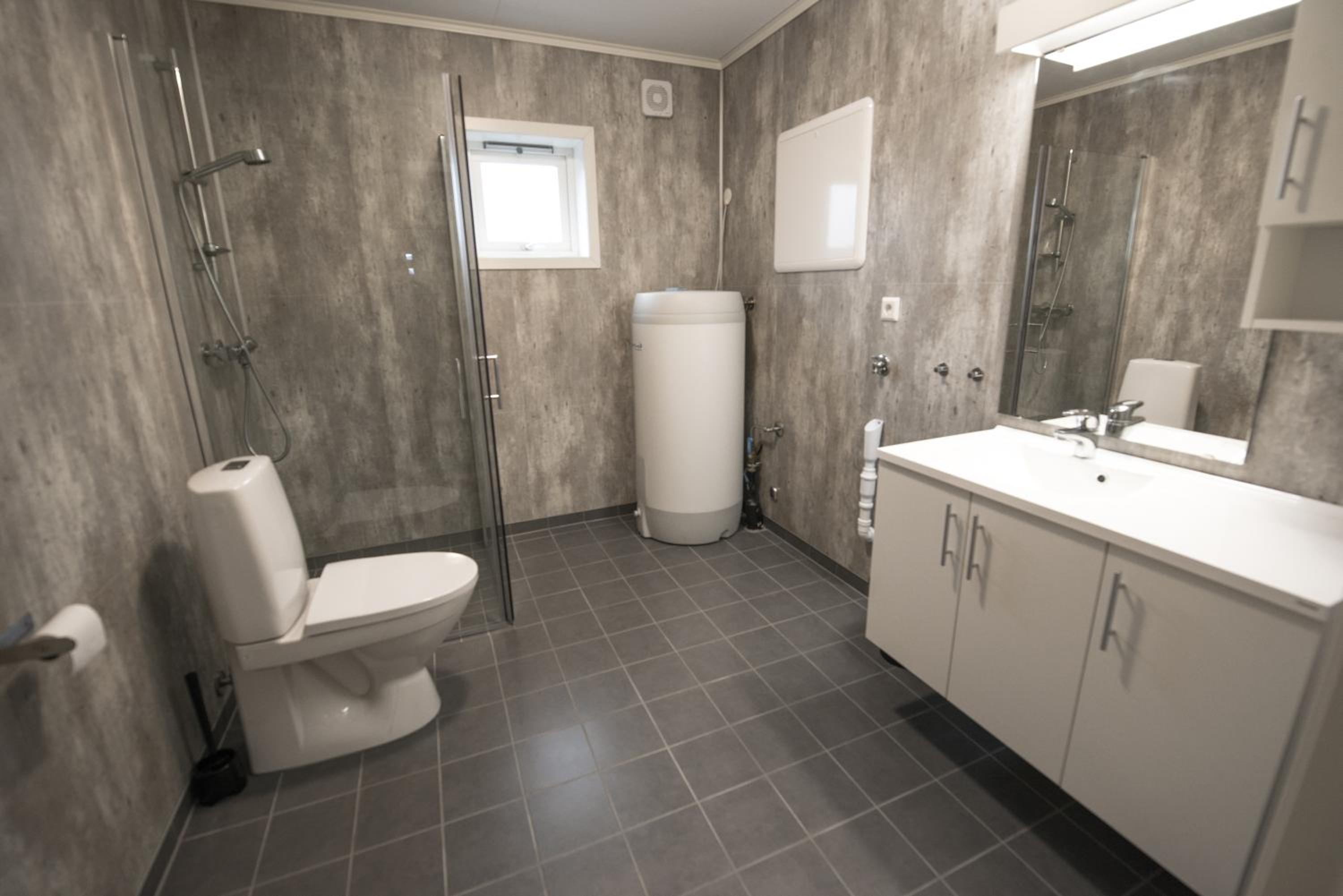 Two-Bedroom Cottage - Photo 2