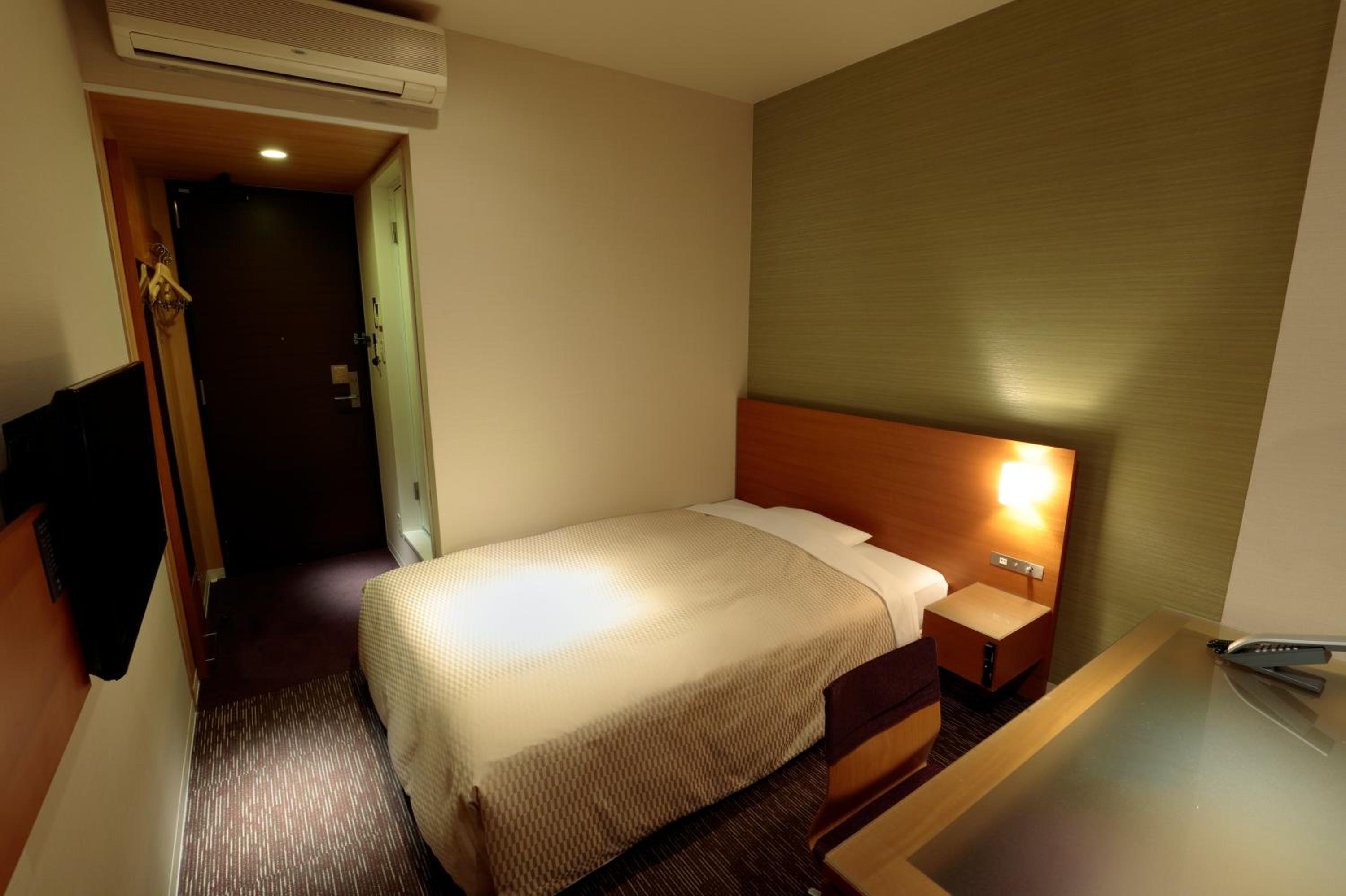 Standard Double Room - Smoking photo 3