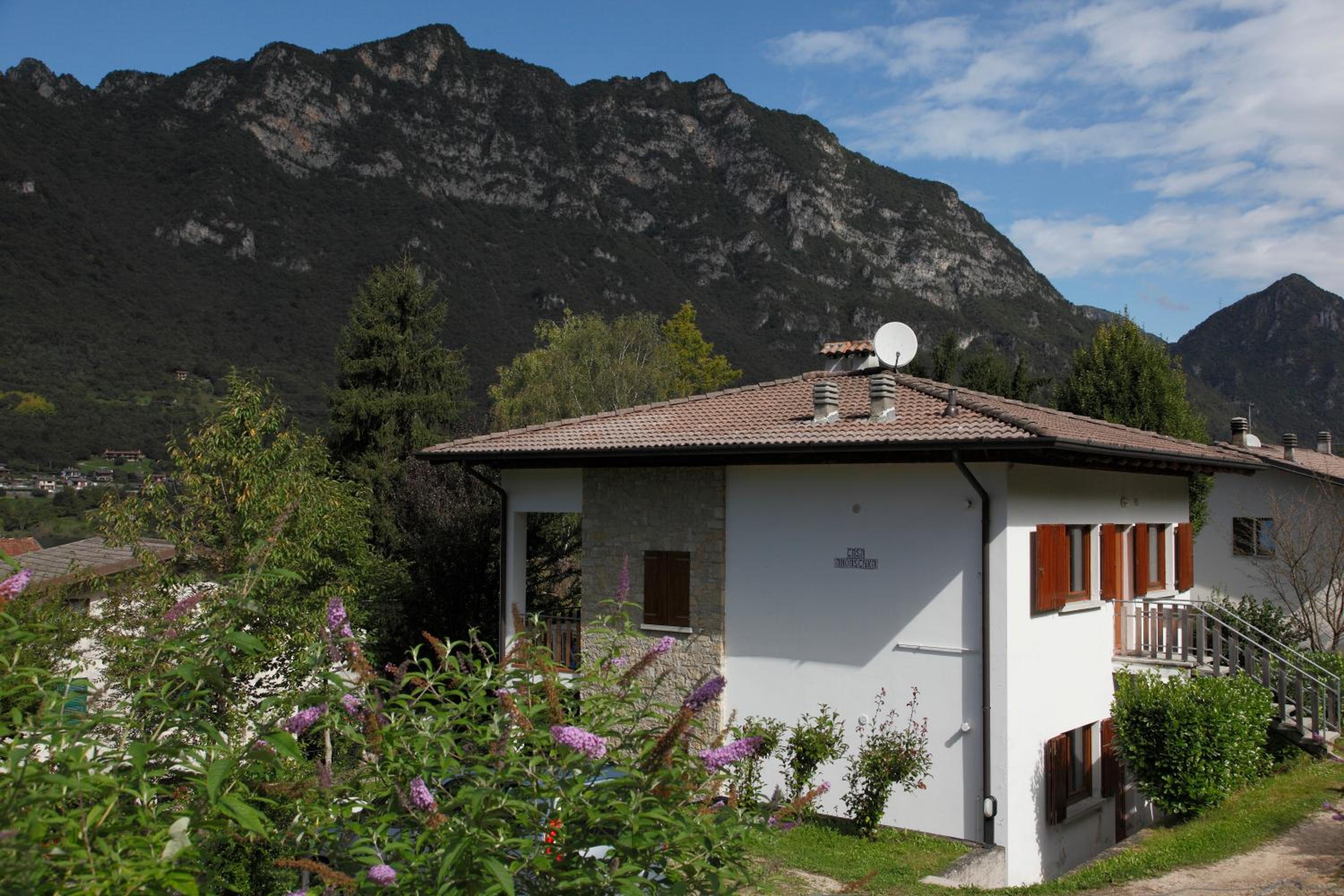 Two-Bedroom Apartment with Balcony photo 2