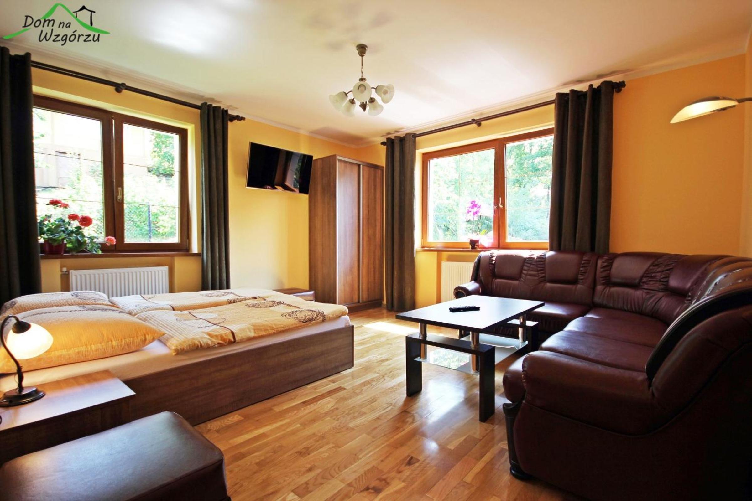 One-Bedroom Apartment photo 1