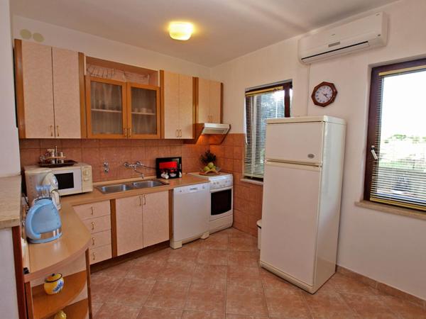Apartment photo 3