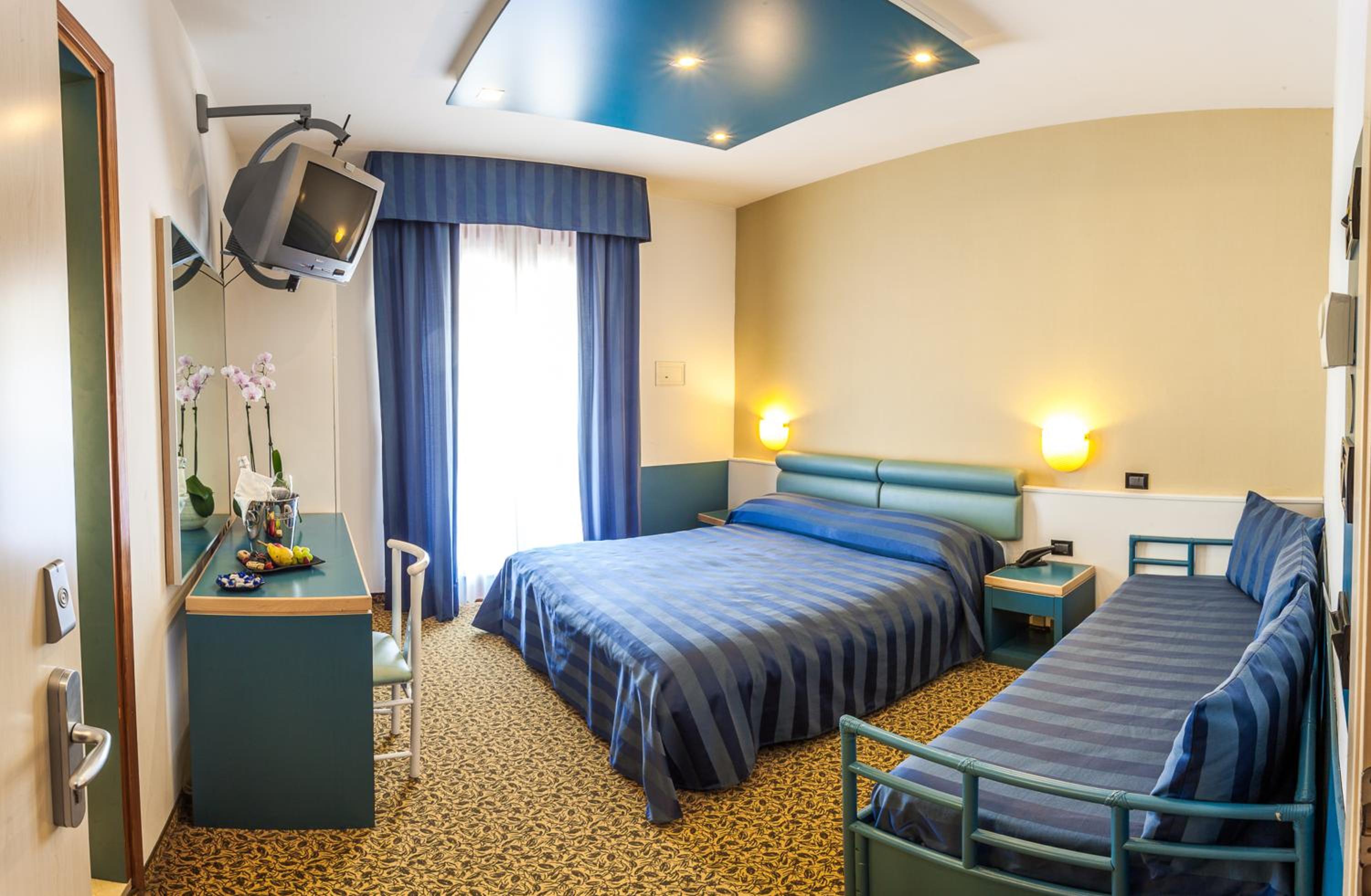 Quadruple Room photo 2