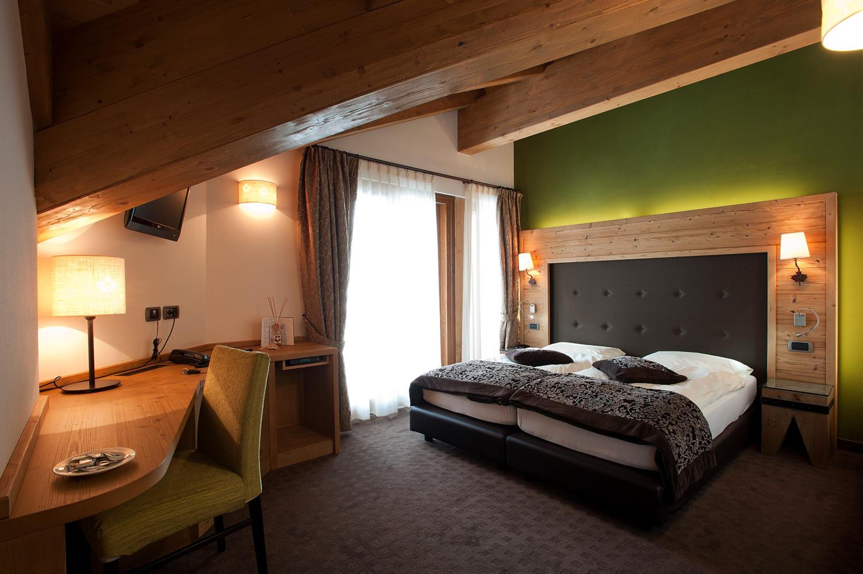 Deluxe Double or Twin Room - Photo 6