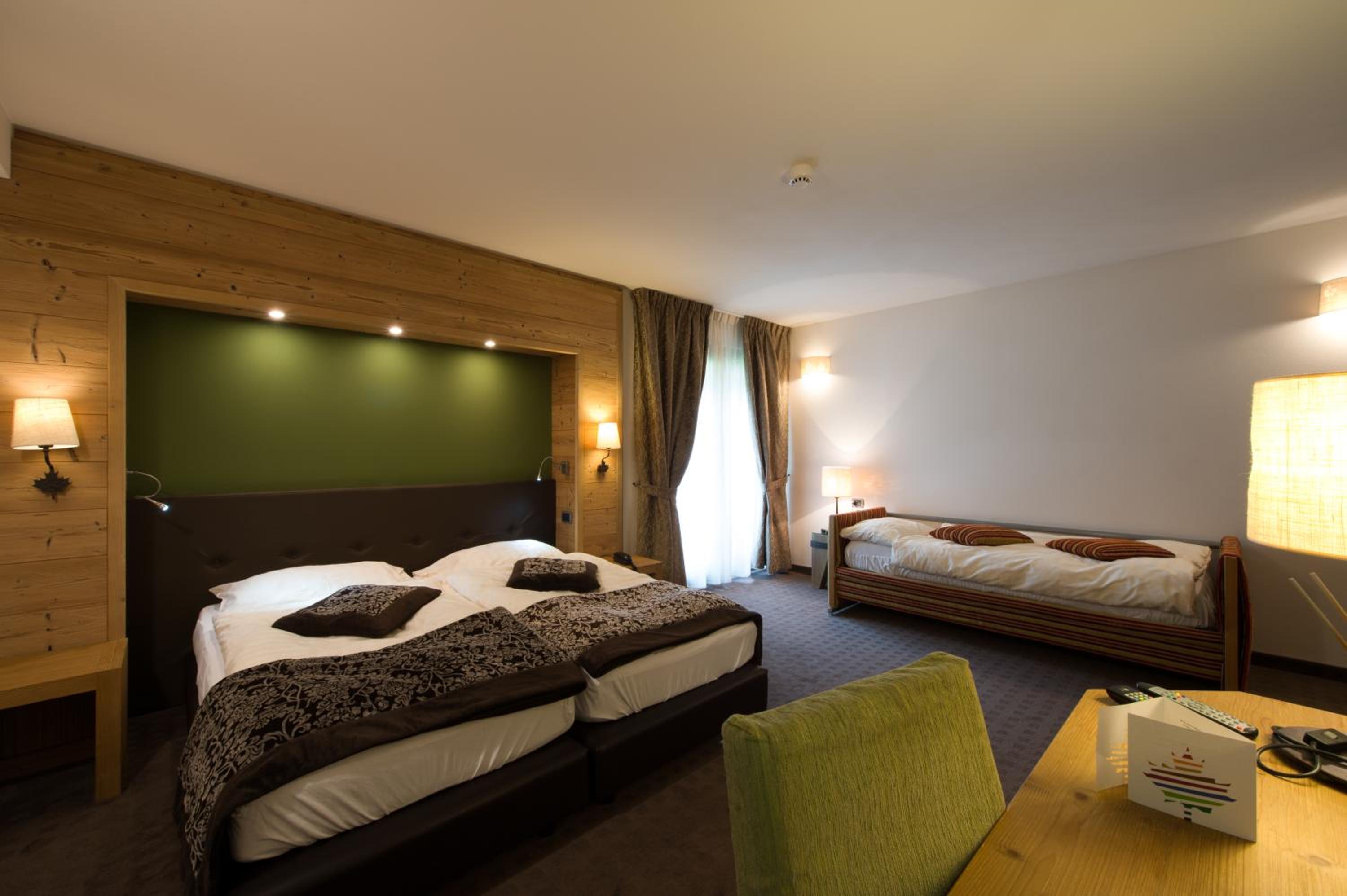 Superior Triple Room with Balcony - Photo 3