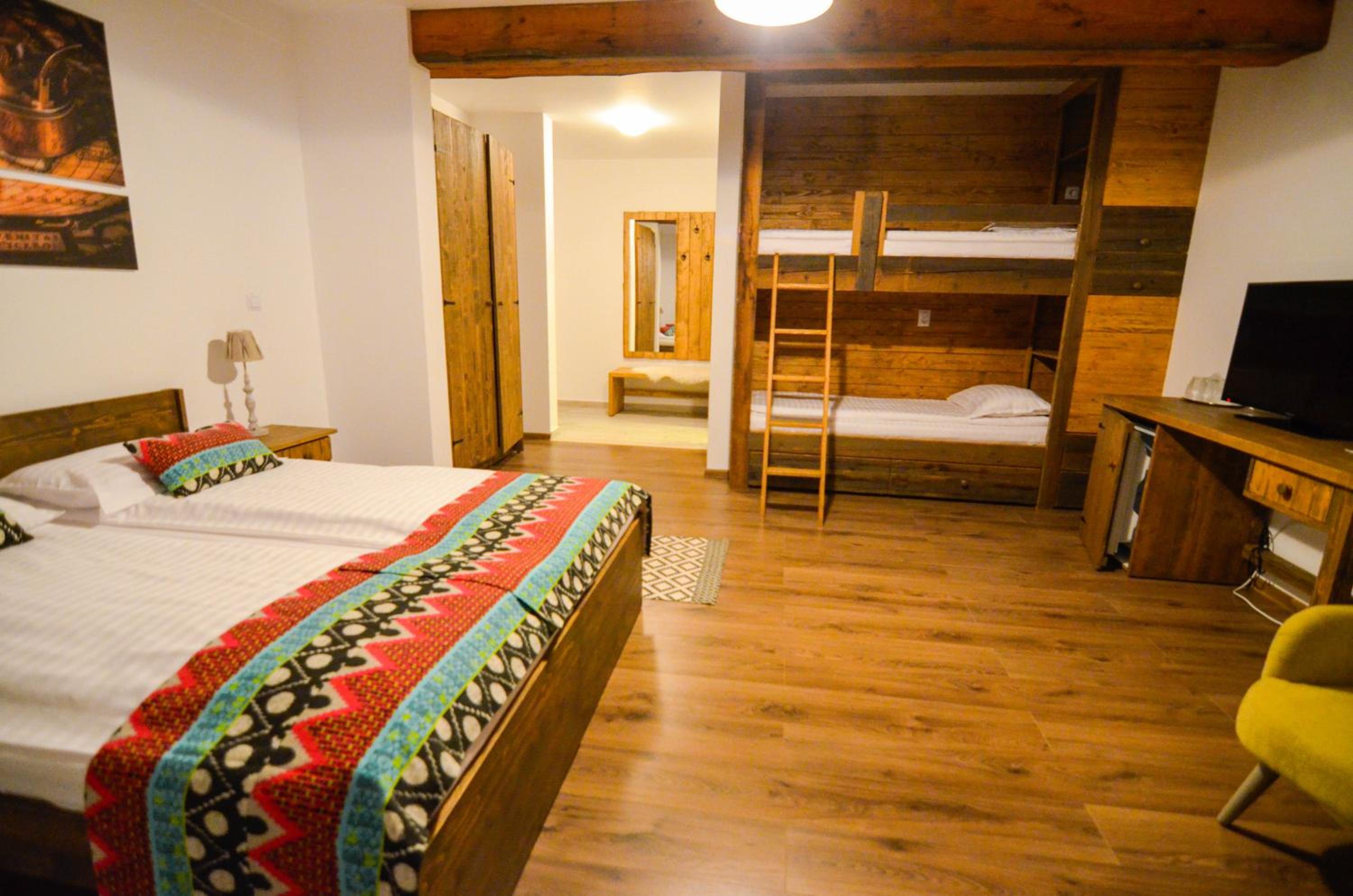 Deluxe Family Room photo 2