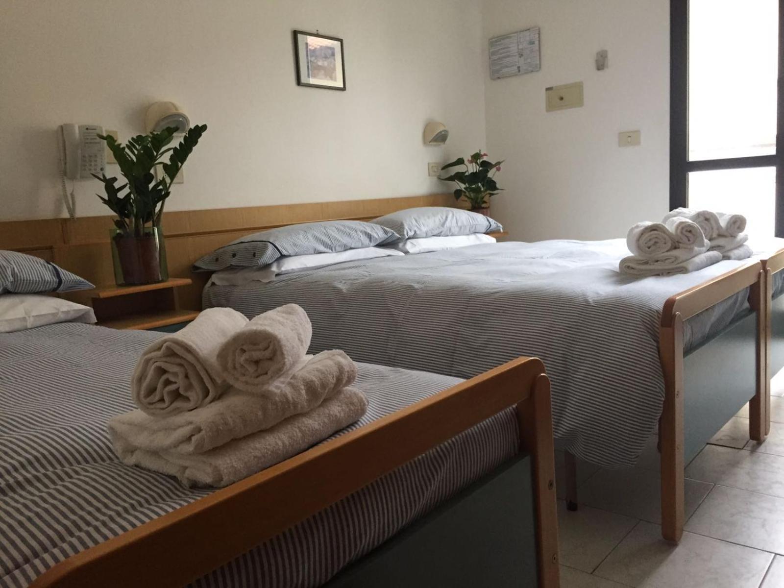 Triple Room with Private Bathroom photo 2