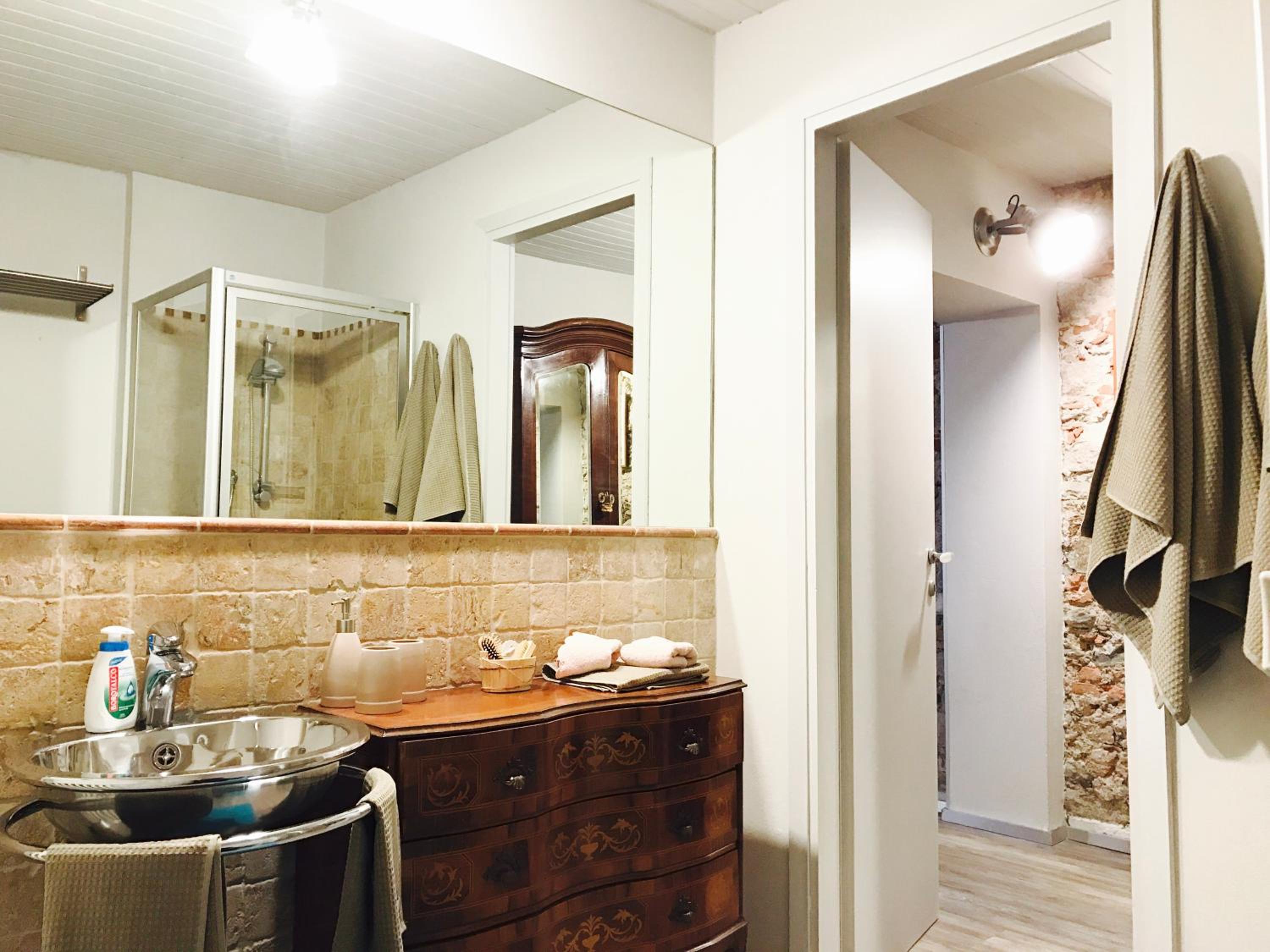 Studio Apartment - Photo 13