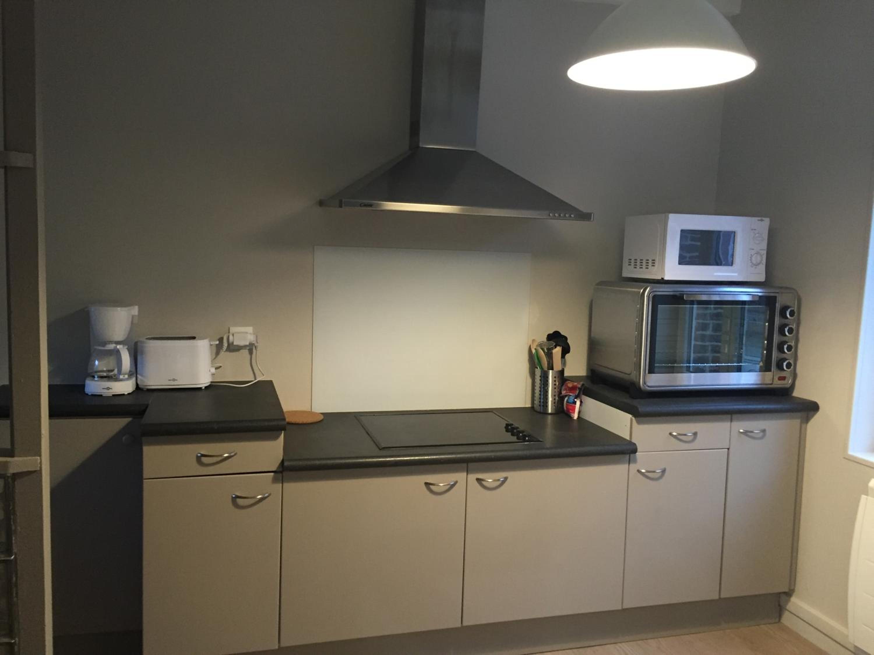 Three-Bedroom Townhouse - Photo 8