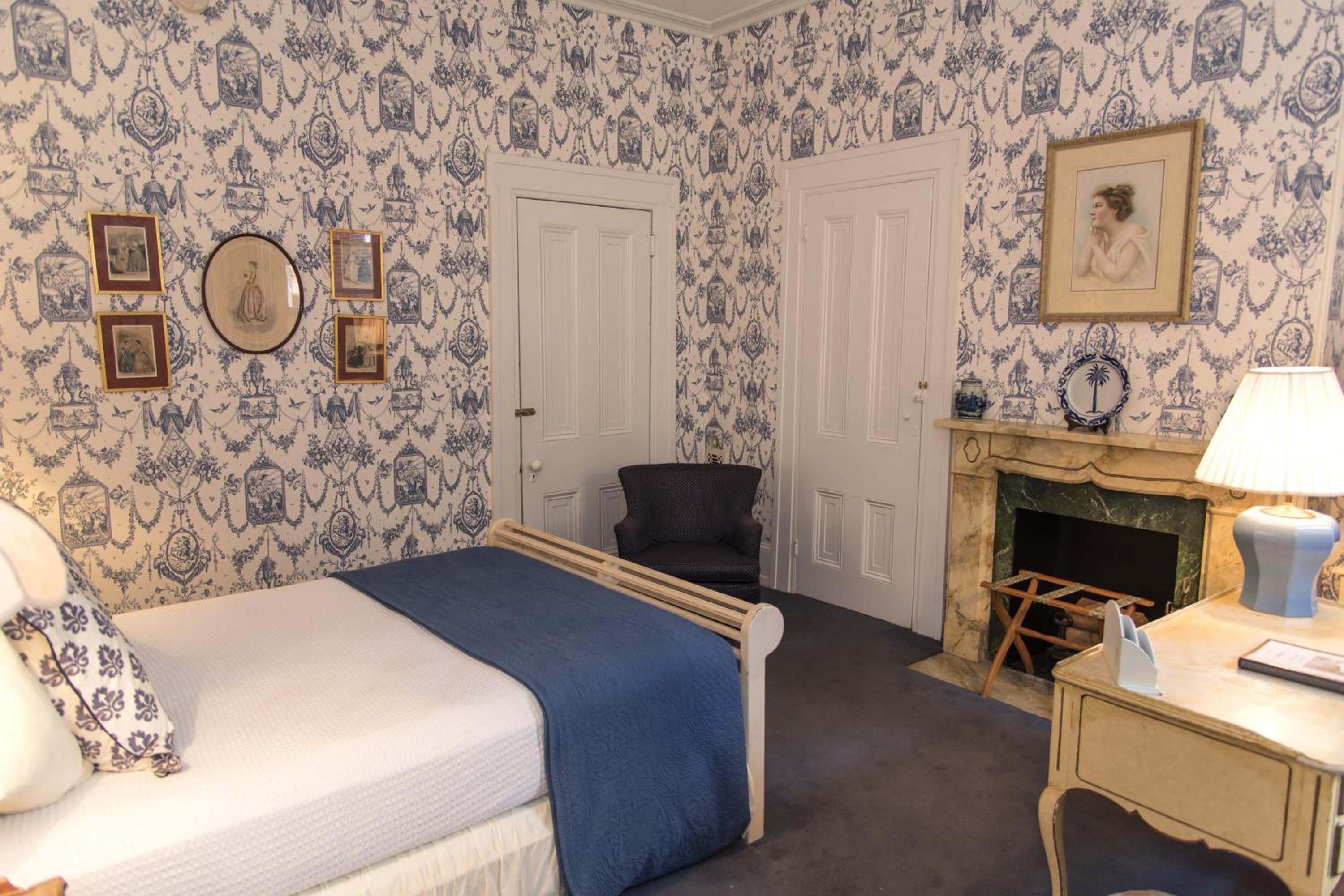 Queen Room with Shared Bathroom #1
