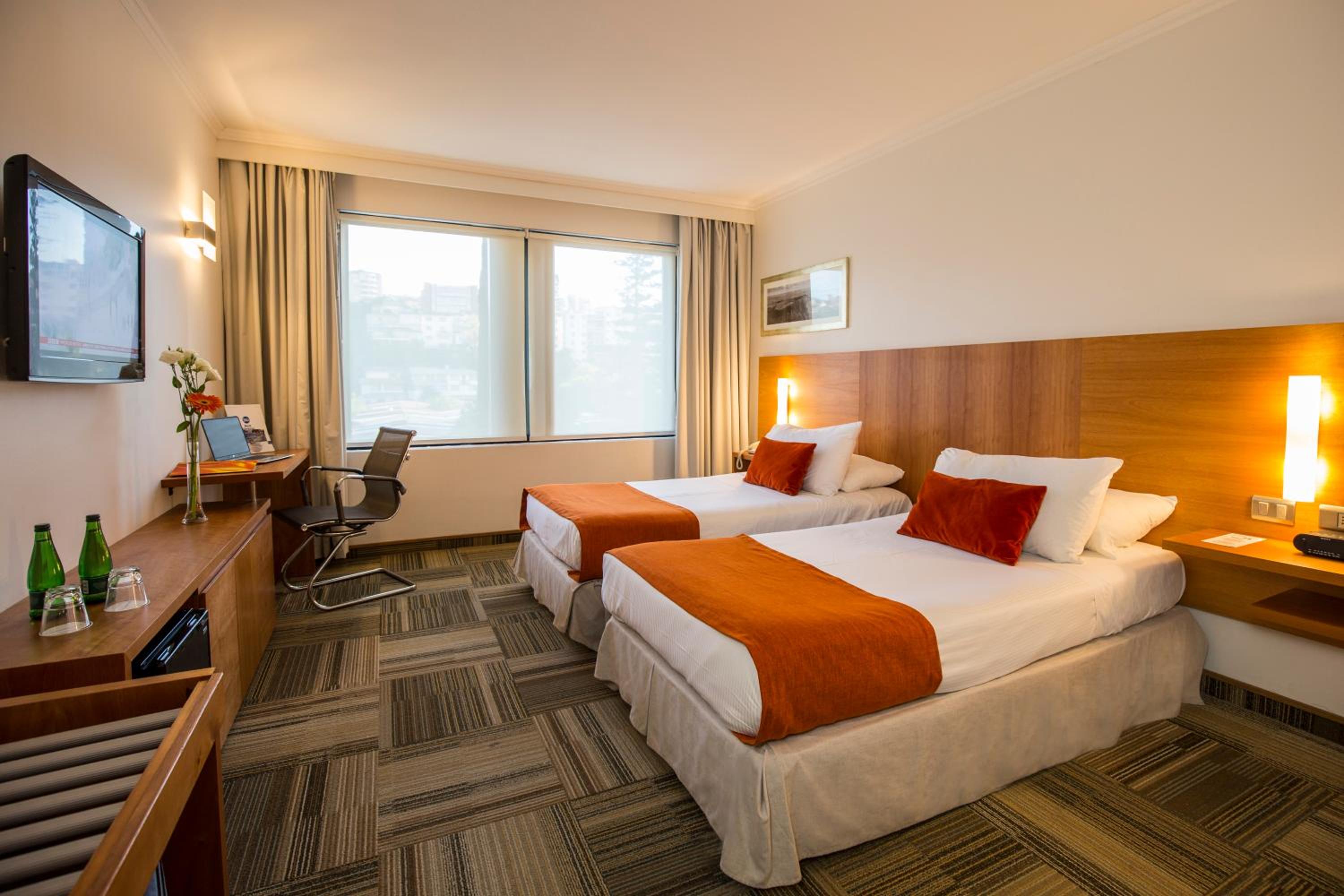 Twin Room - Photo 1