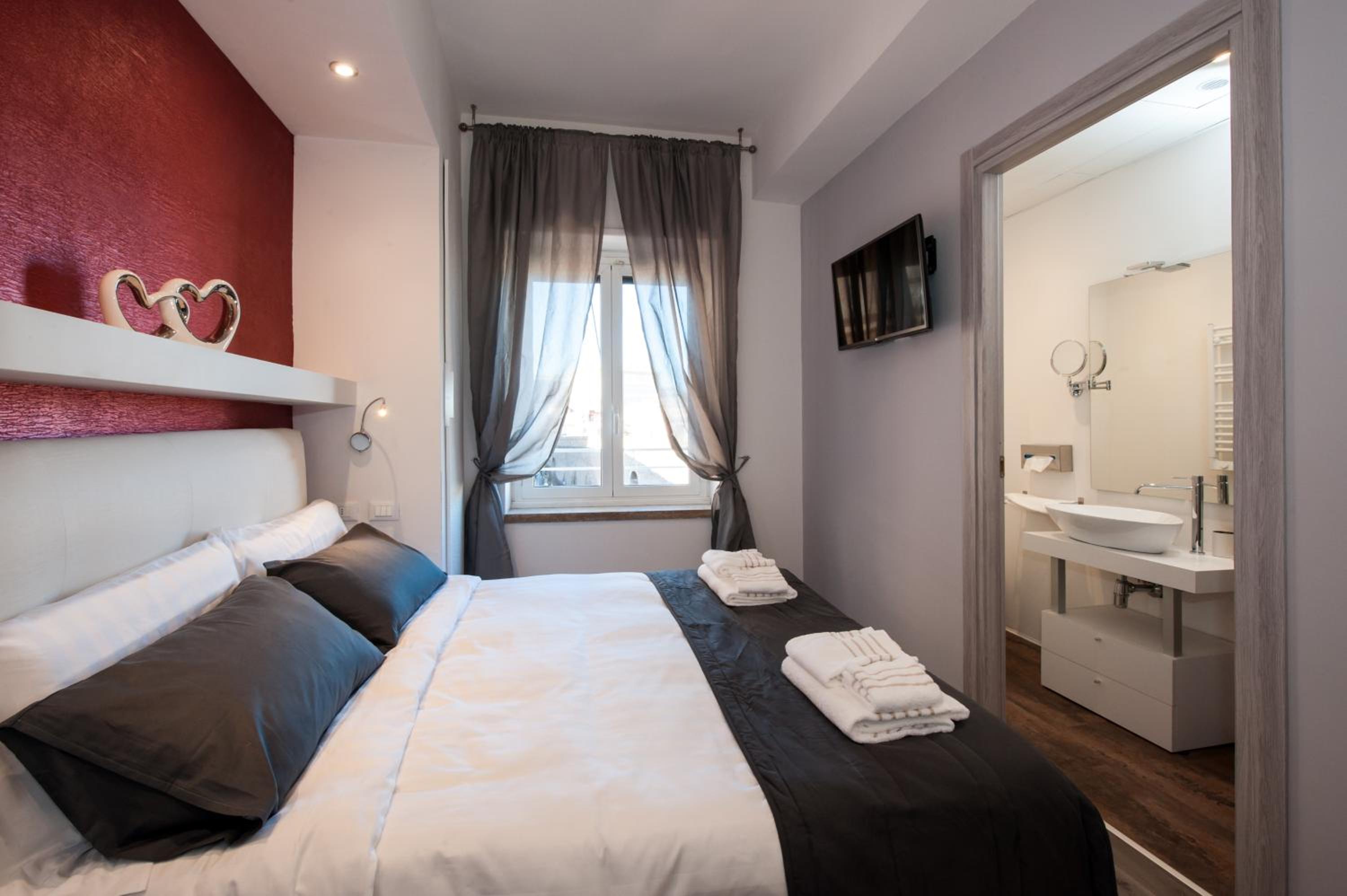 Standard Double Room photo 3