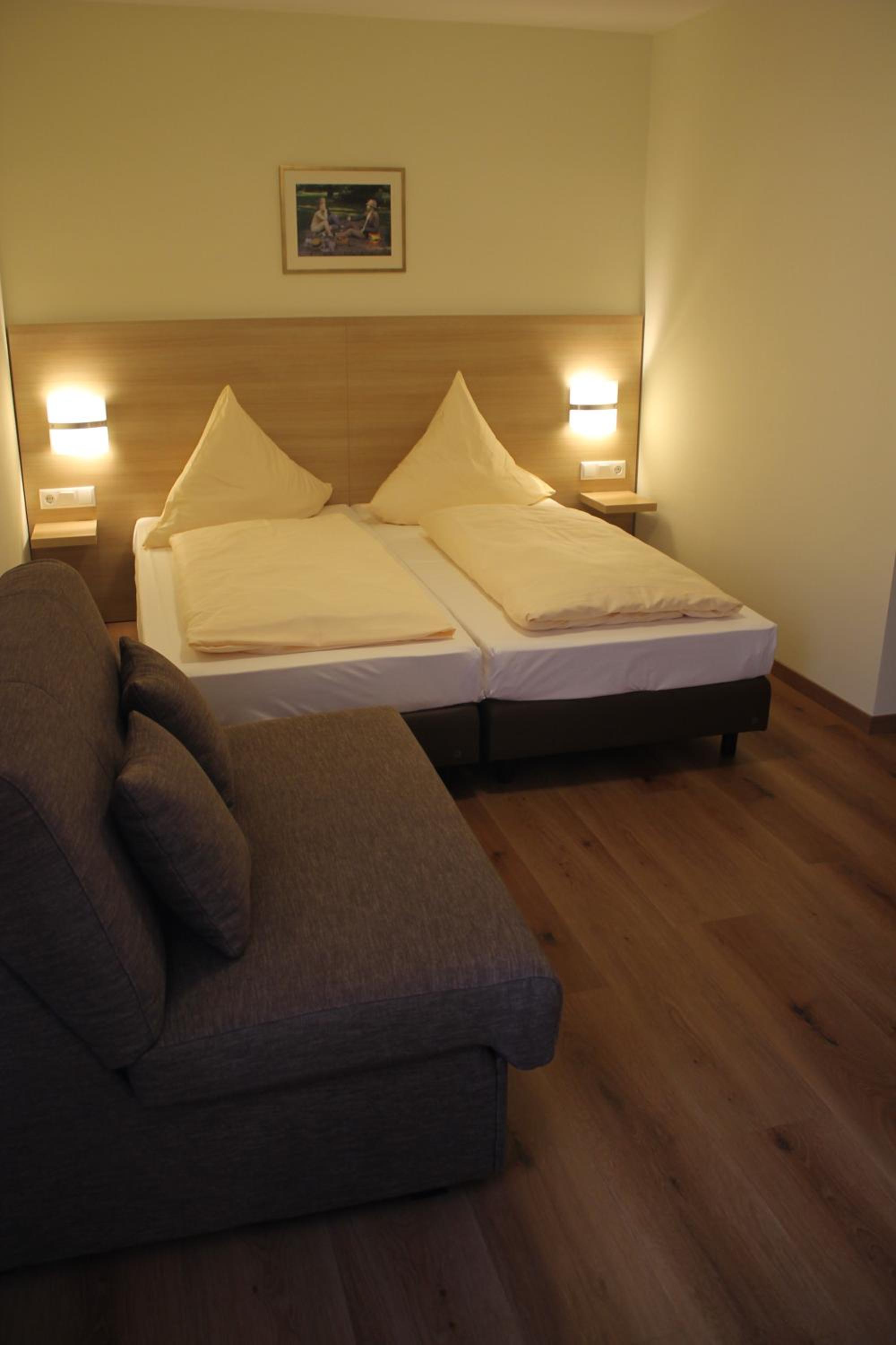 Double Room - Photo 8