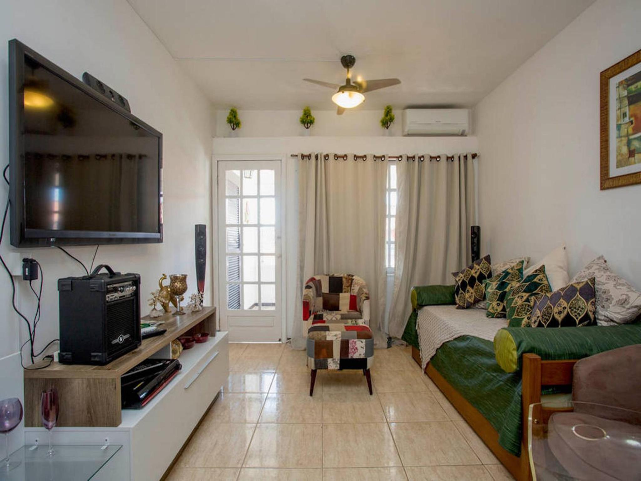 One-Bedroom Apartment - Photo 3