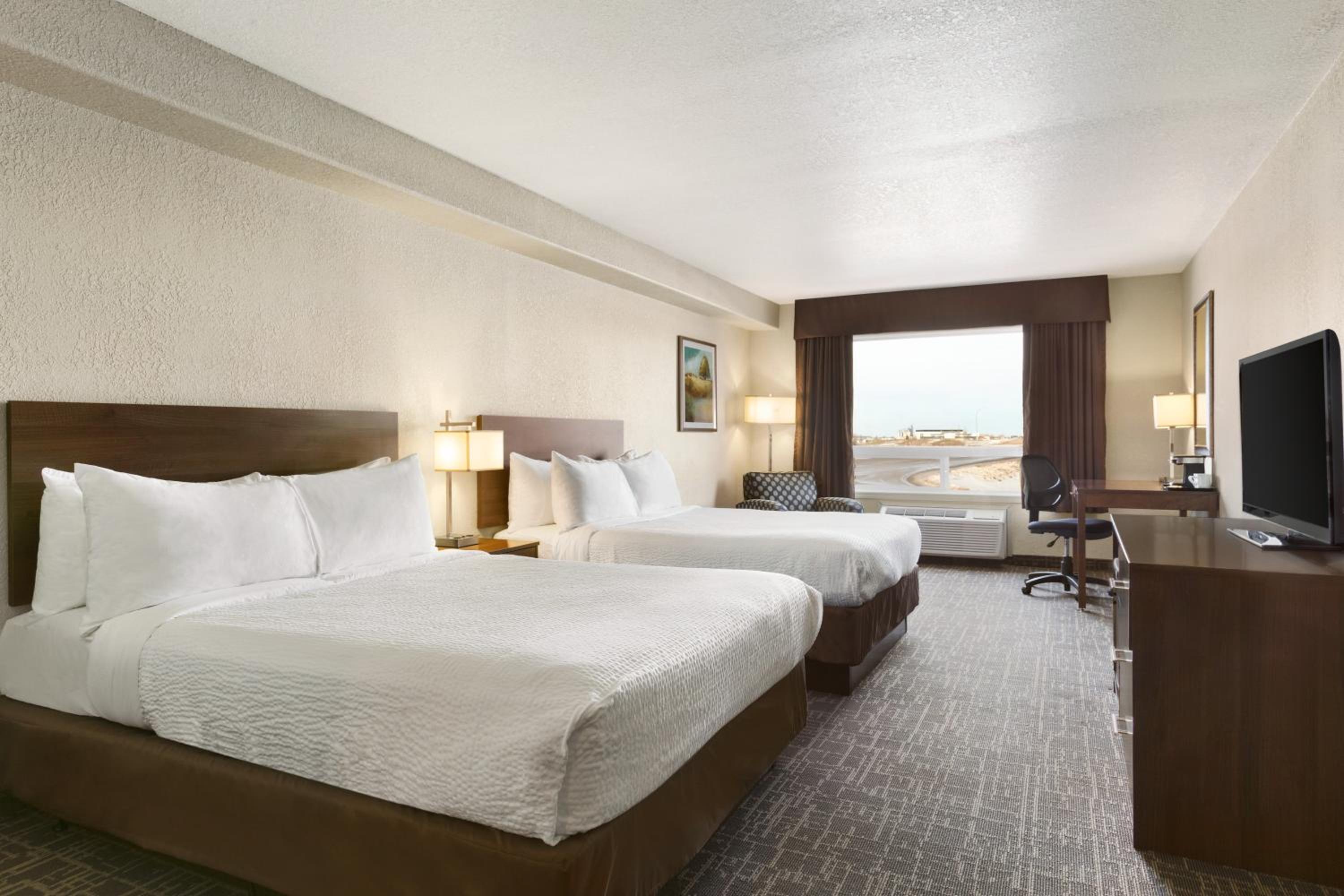 Queen Room with Two Queen Beds - Non-Smoking photo 1