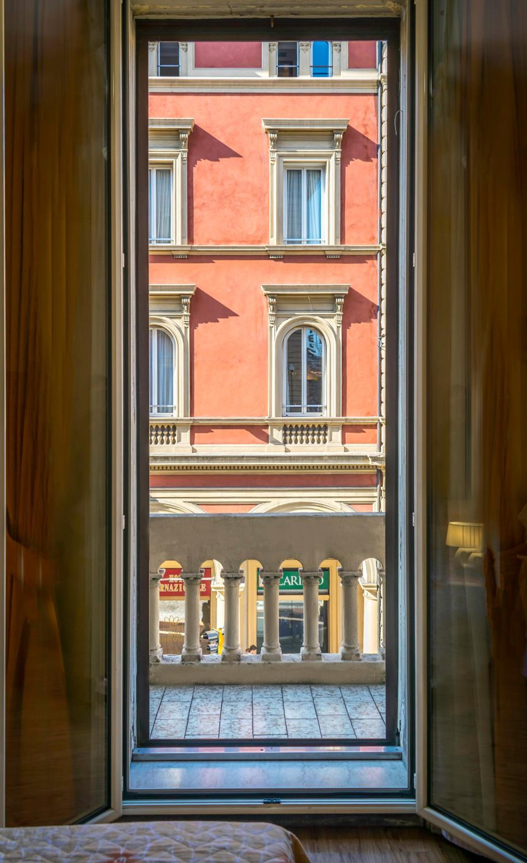 Double or Twin Room - Photo 9