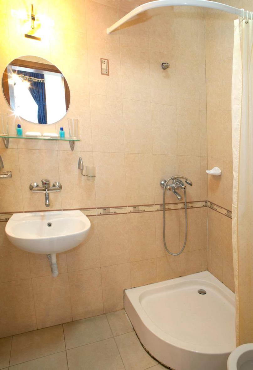 Deluxe Triple Room photo 3
