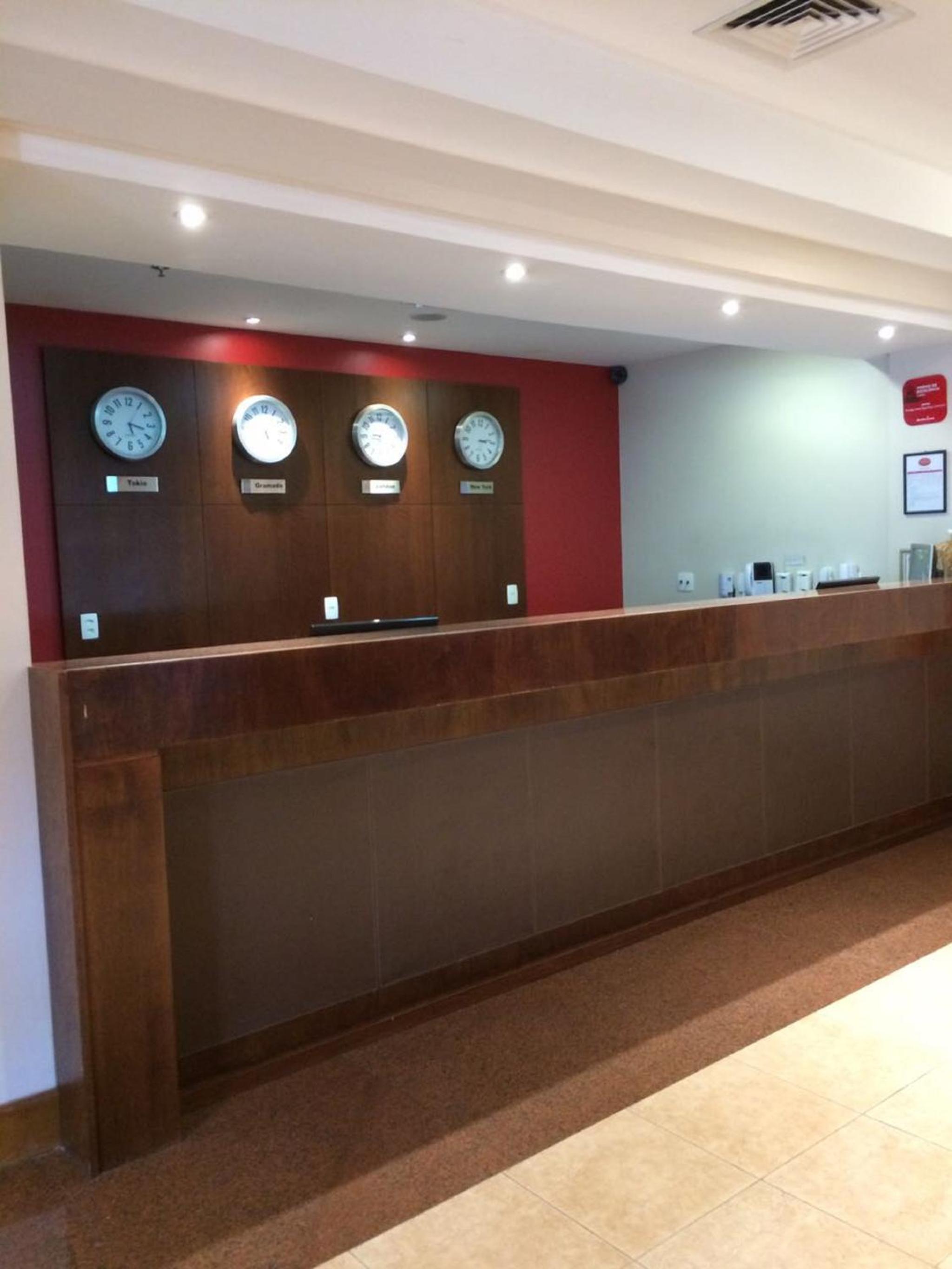 Deluxe Family Suite photo 3