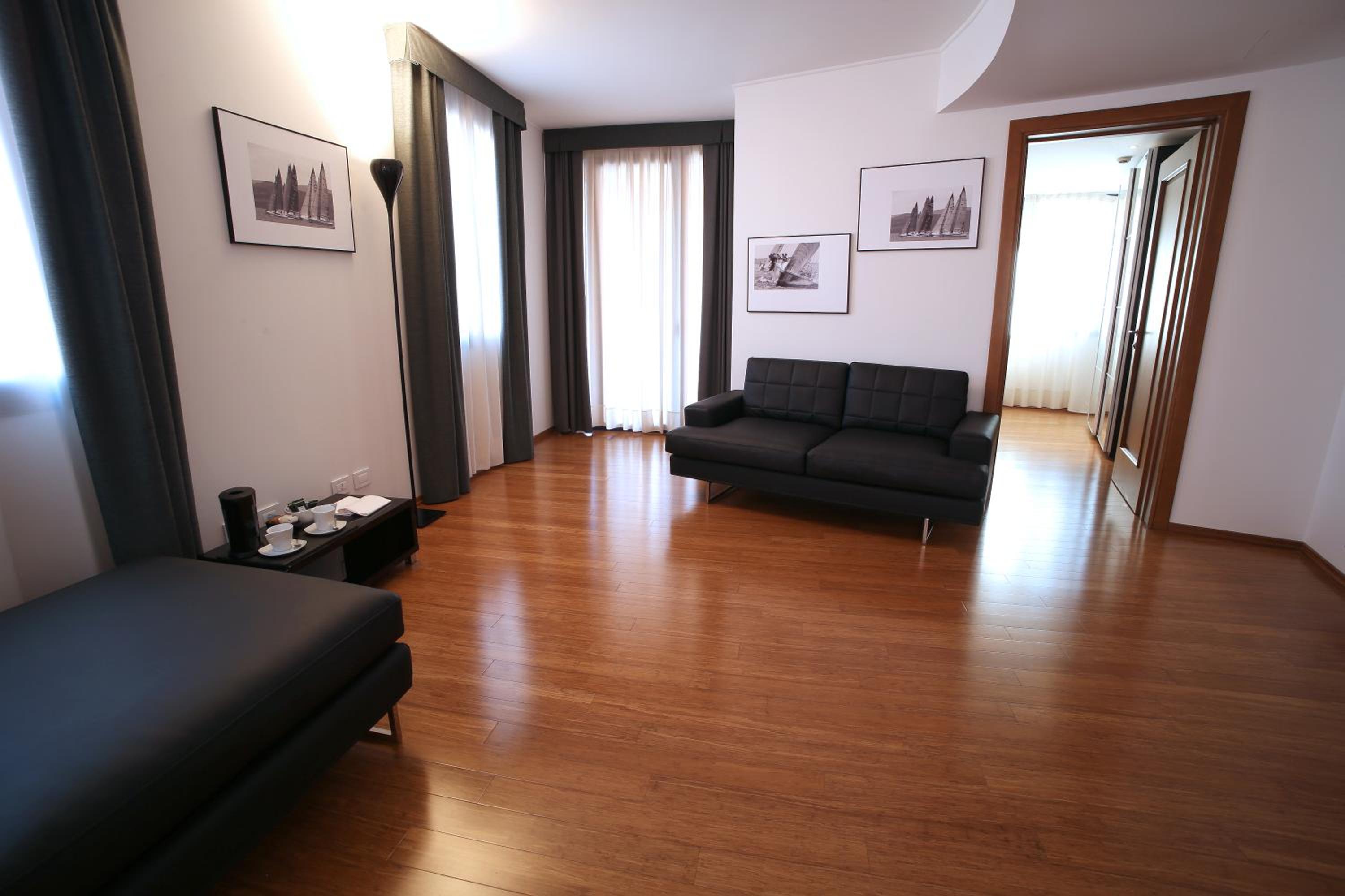 Junior Suite - Photo 11