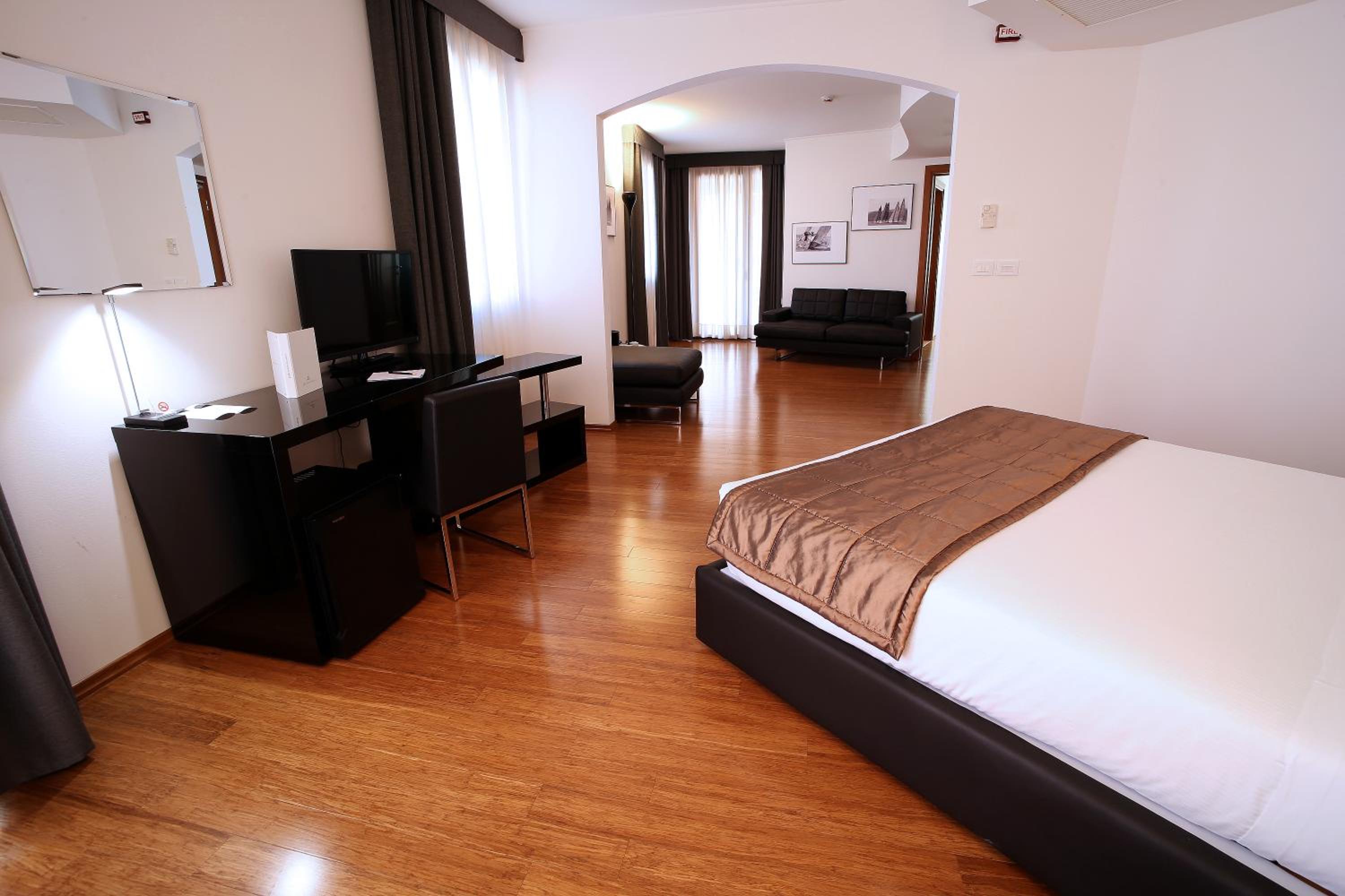 Junior Suite - Photo 2