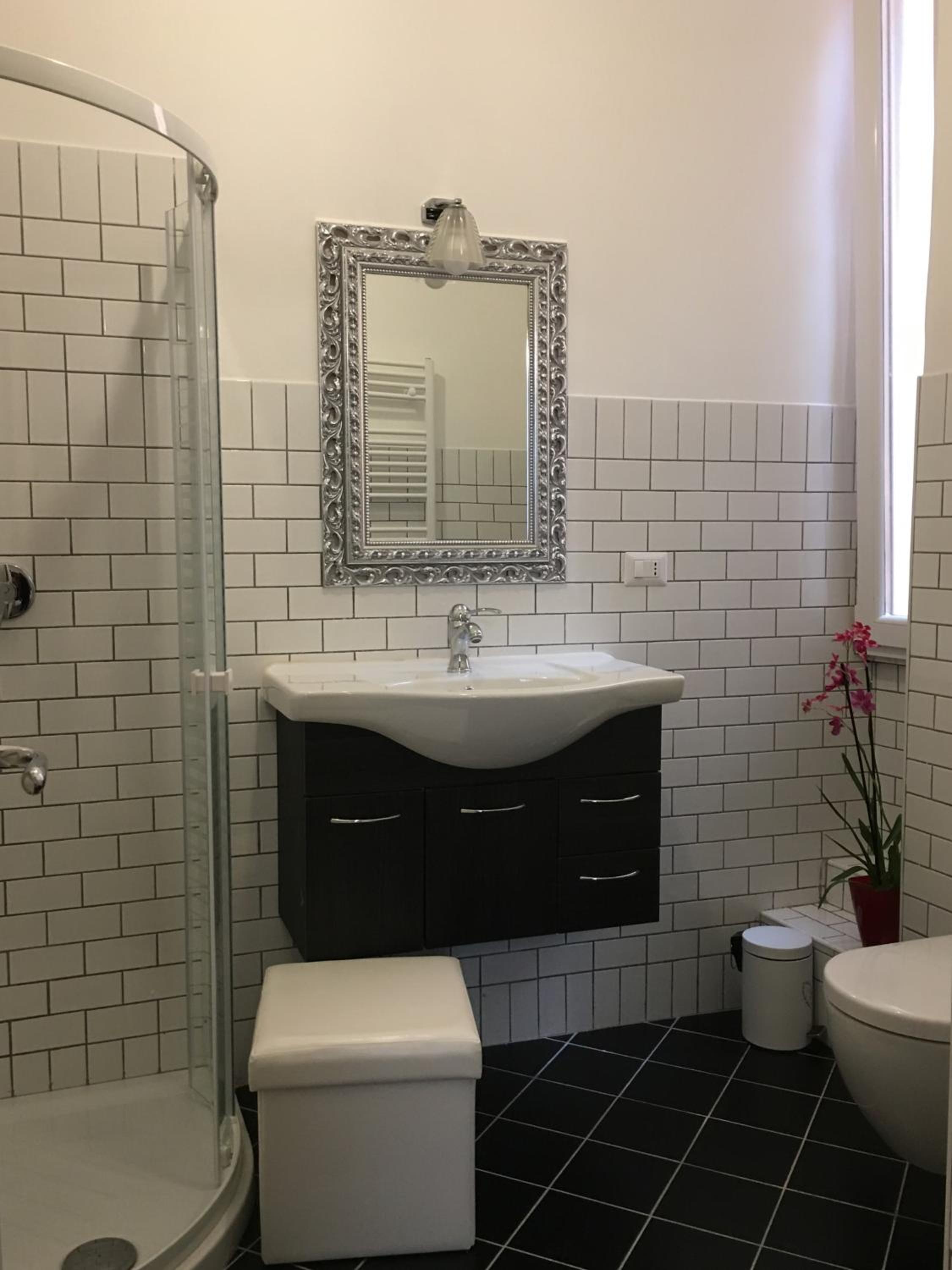 Double Room with Private Bathroom - Photo 20