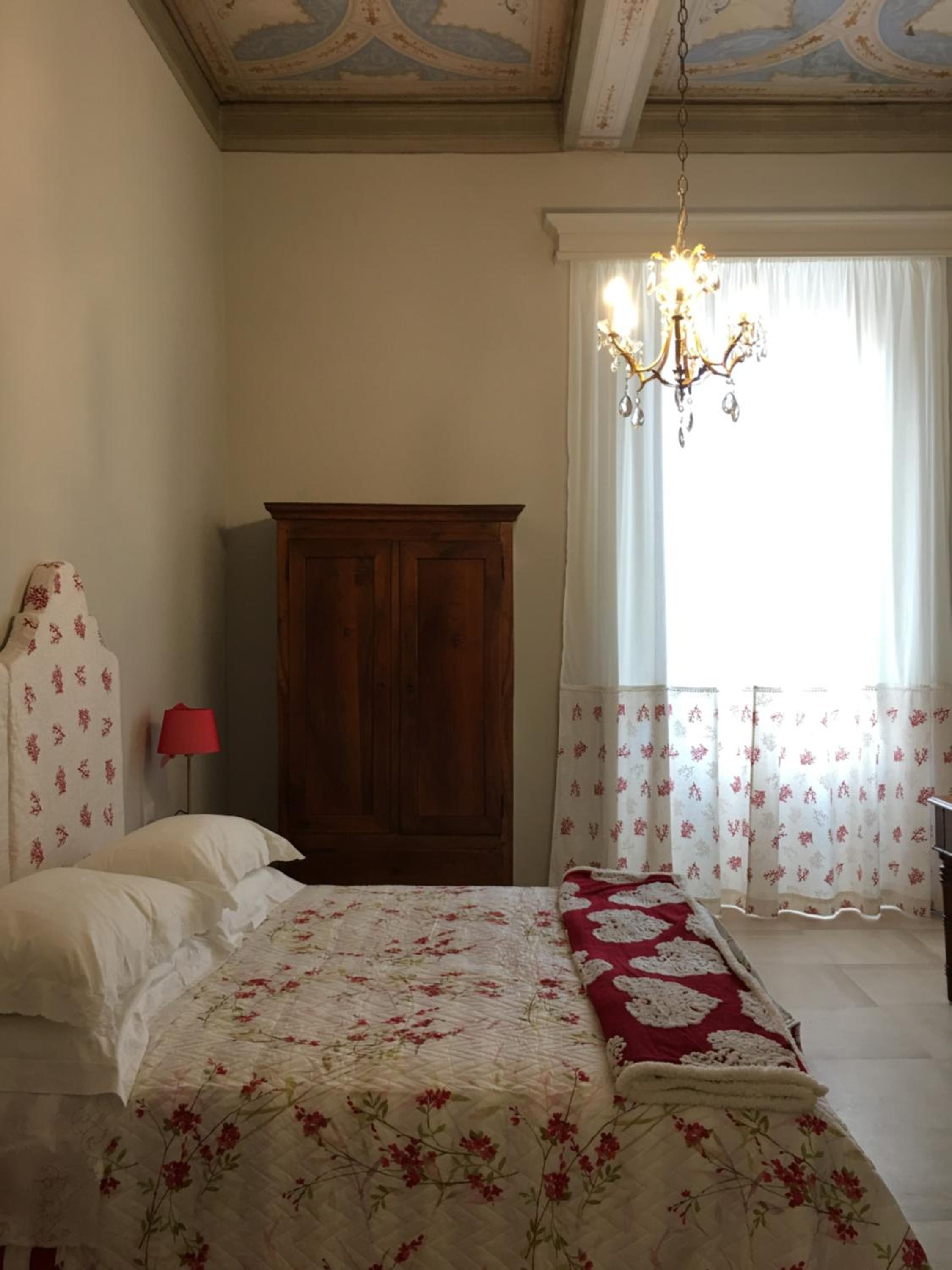 Double Room with Private Bathroom - Photo 19