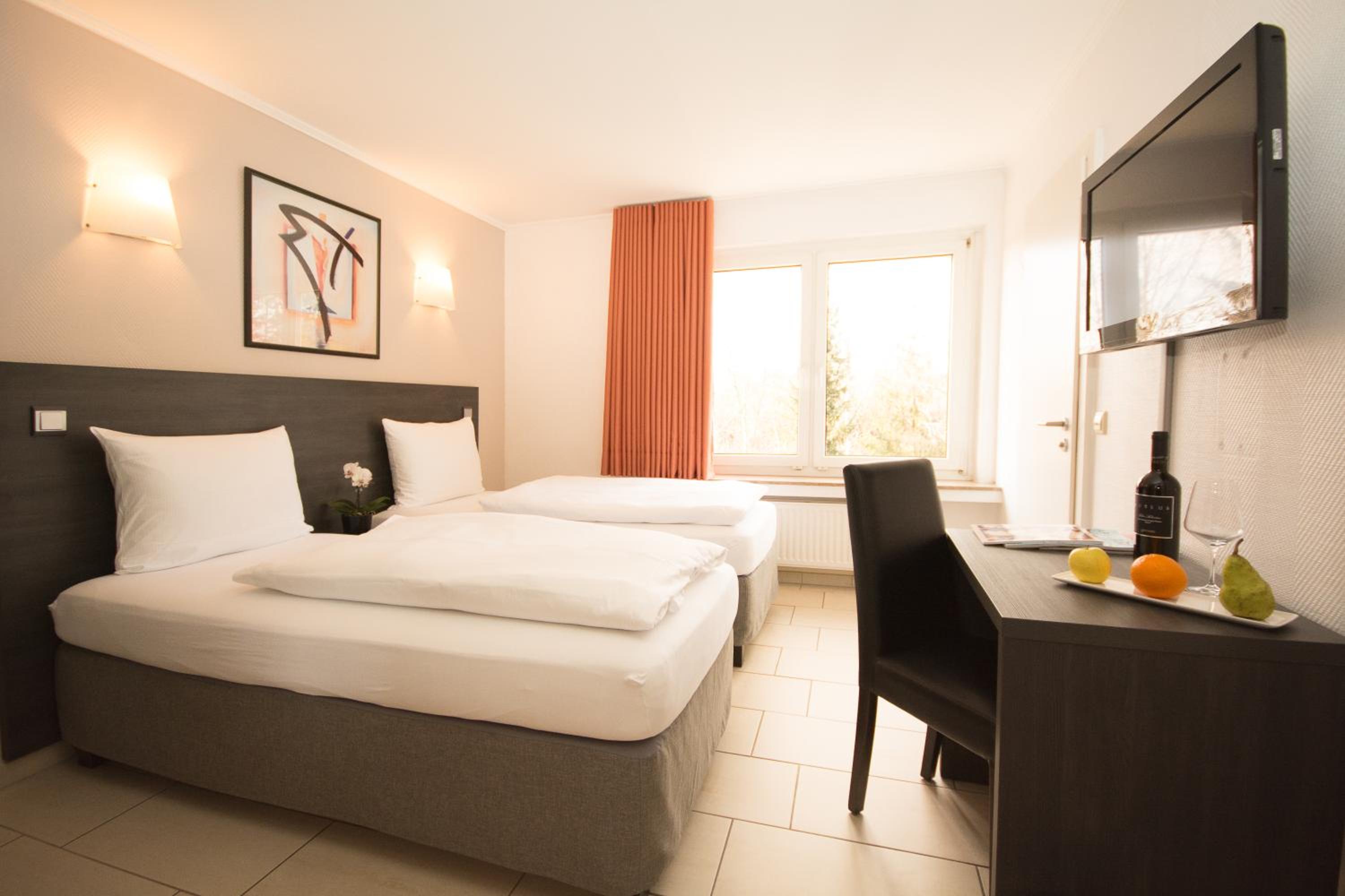 Standard Twin Room photo 3