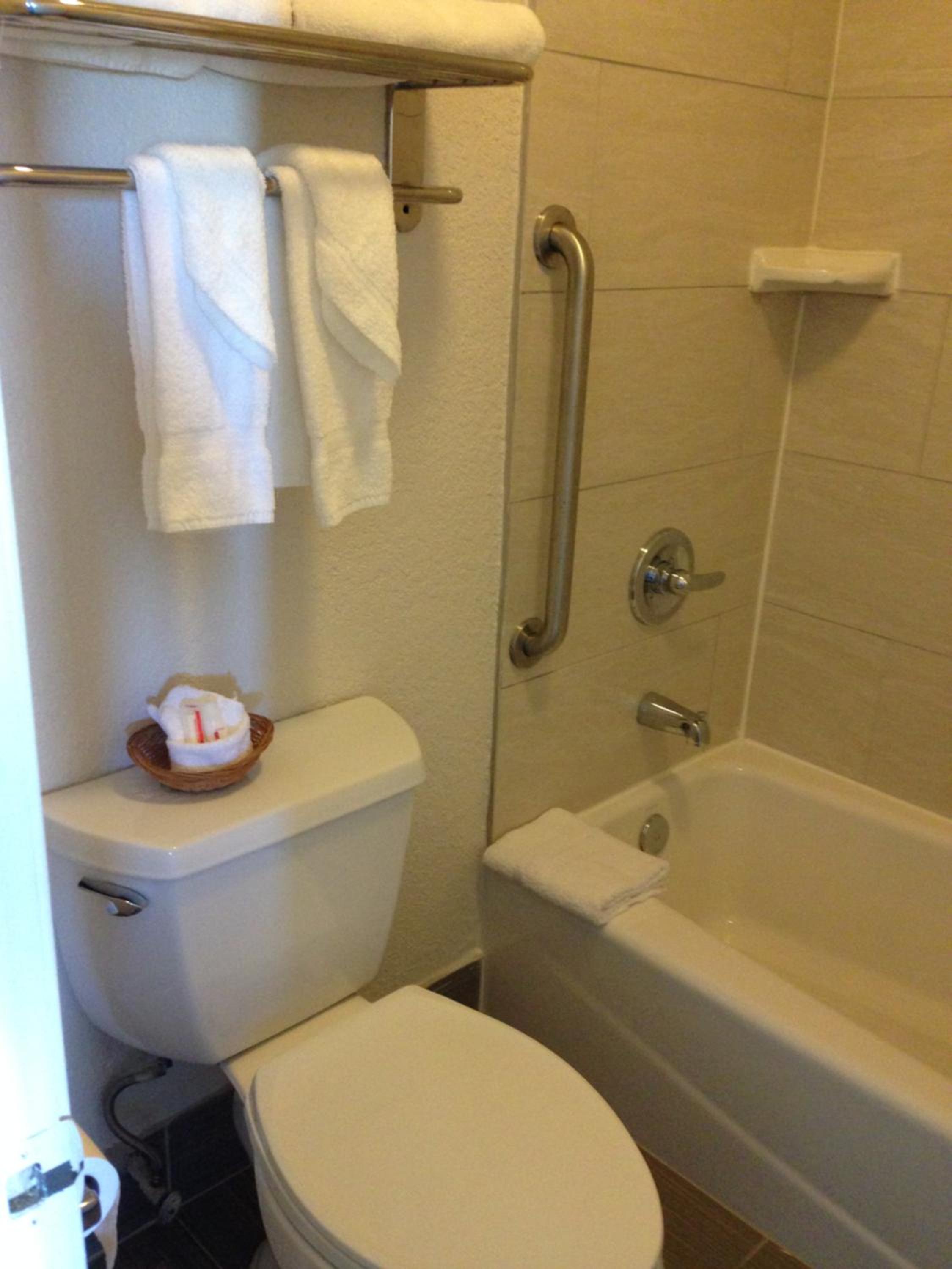 King Room - Non-Smoking - Photo 7