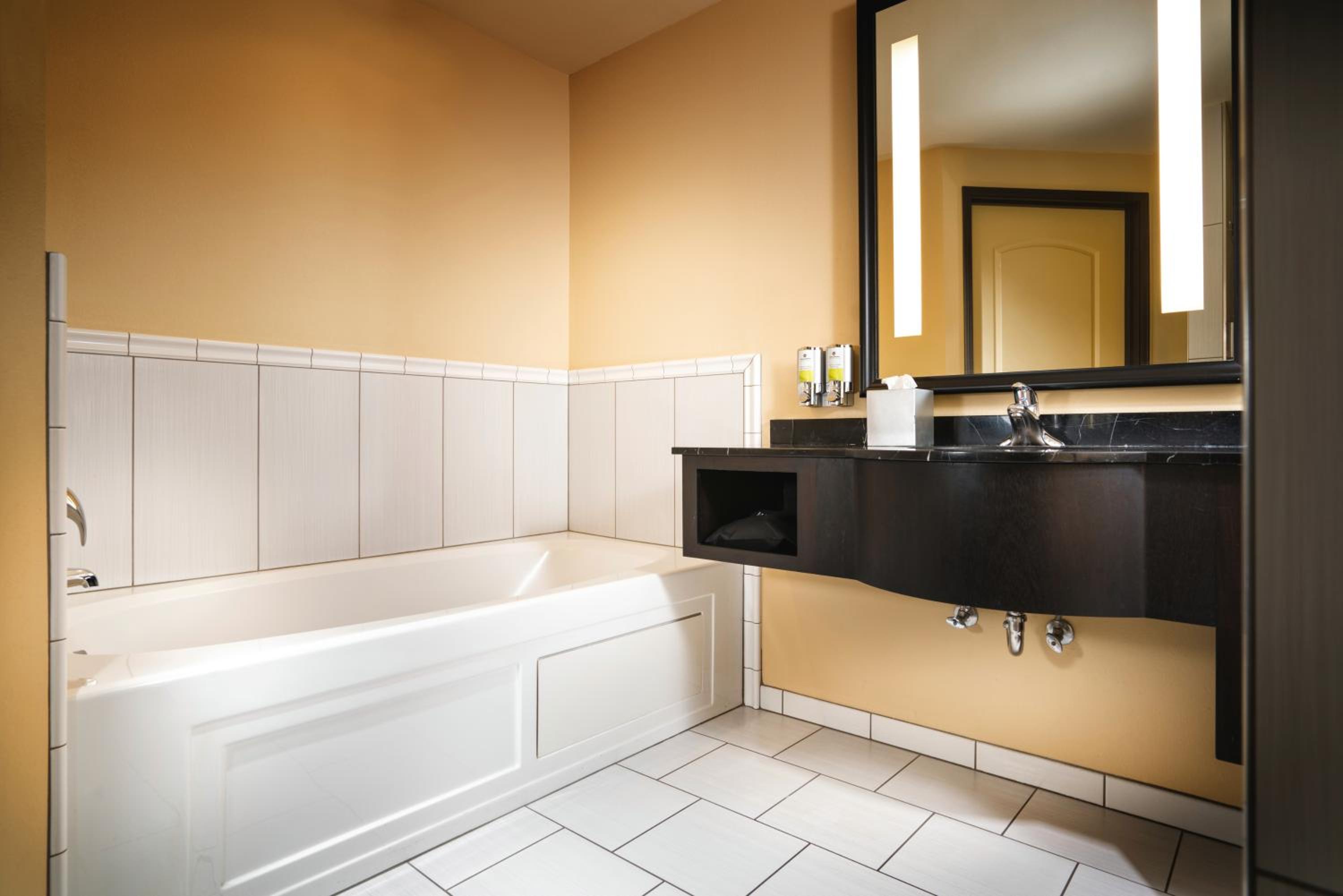Diva's Dressing Room Suite