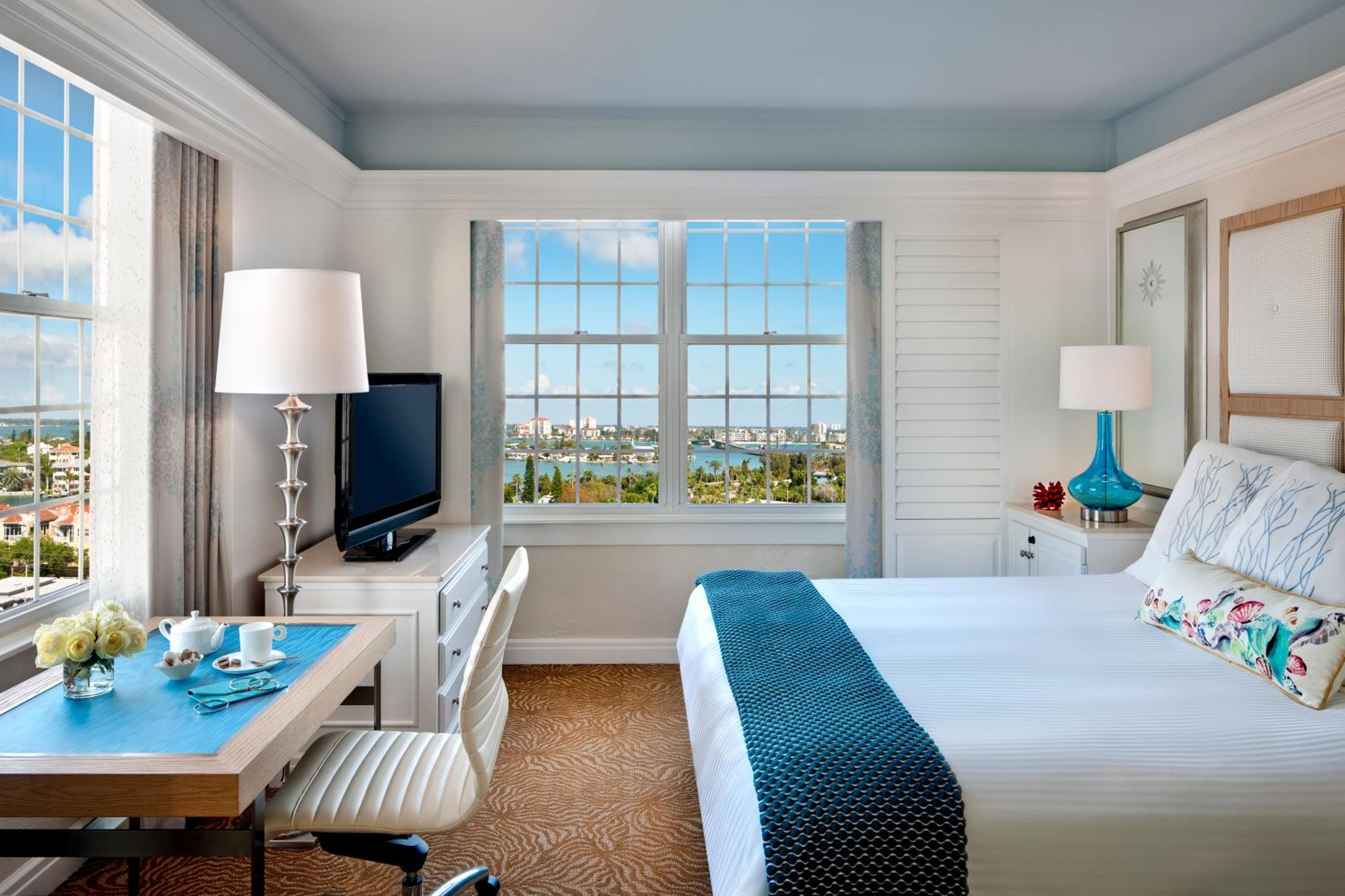 Luxury King Room - Photo 3