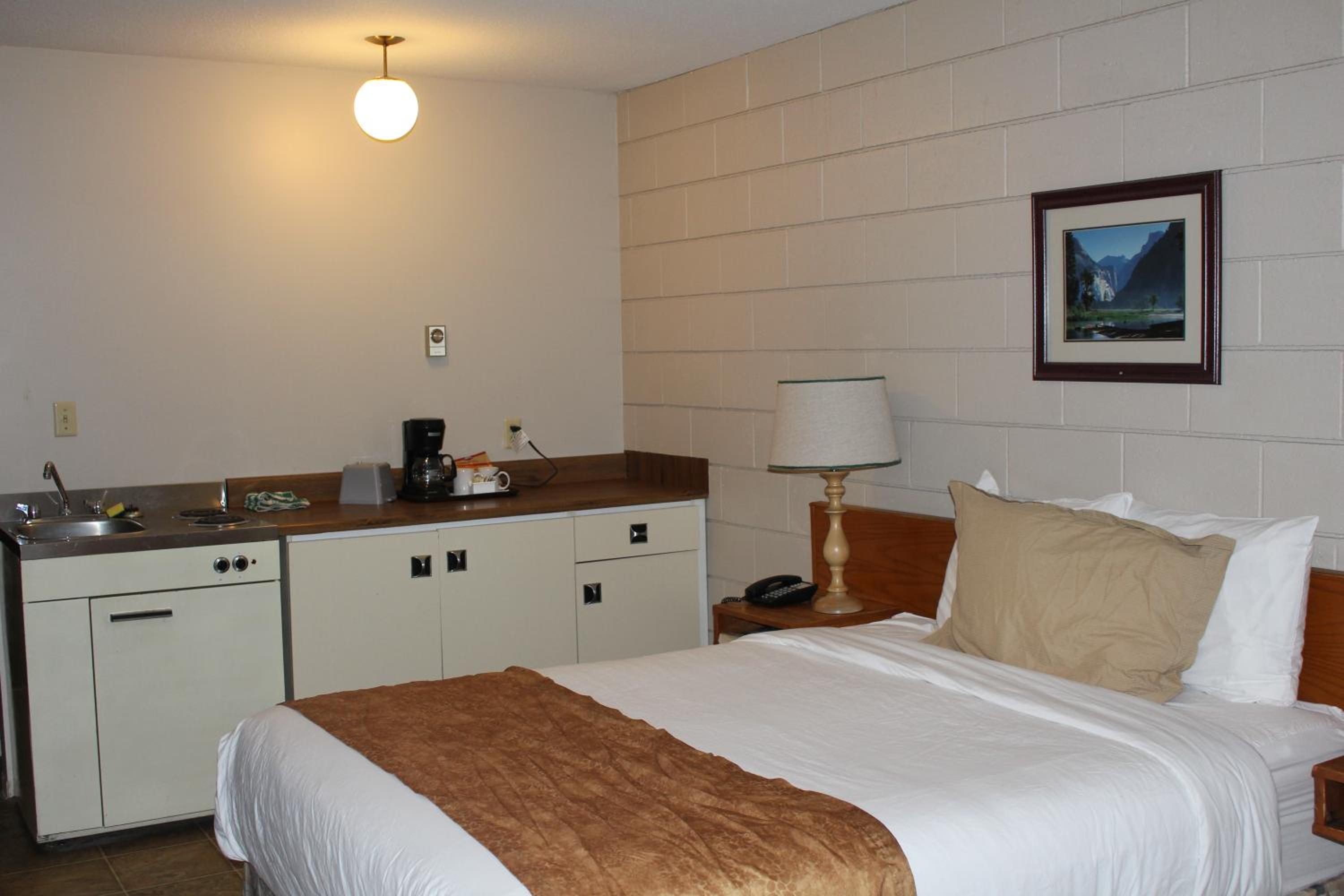 Queen Room photo 1