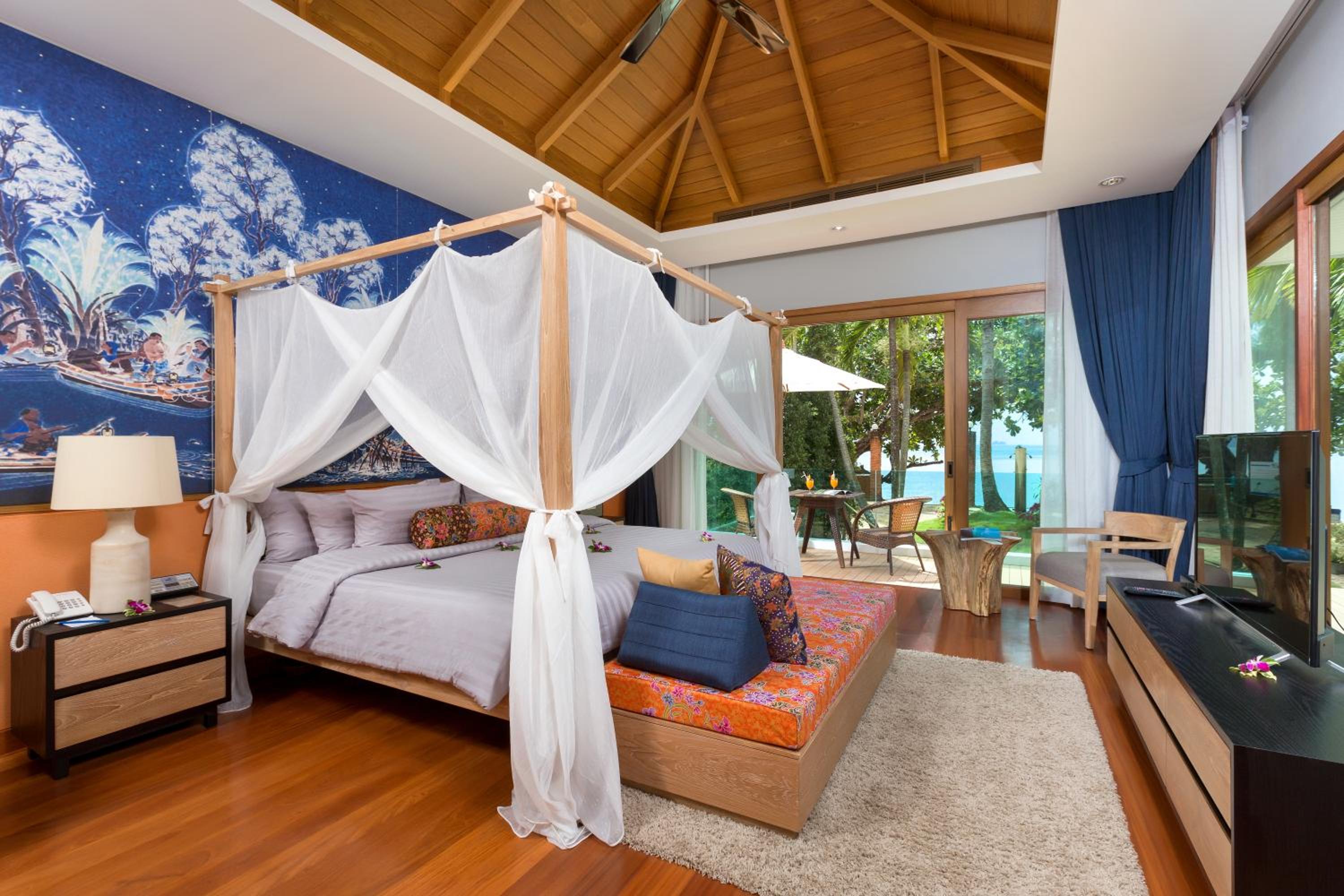 Beachfront Pool Villa photo 1