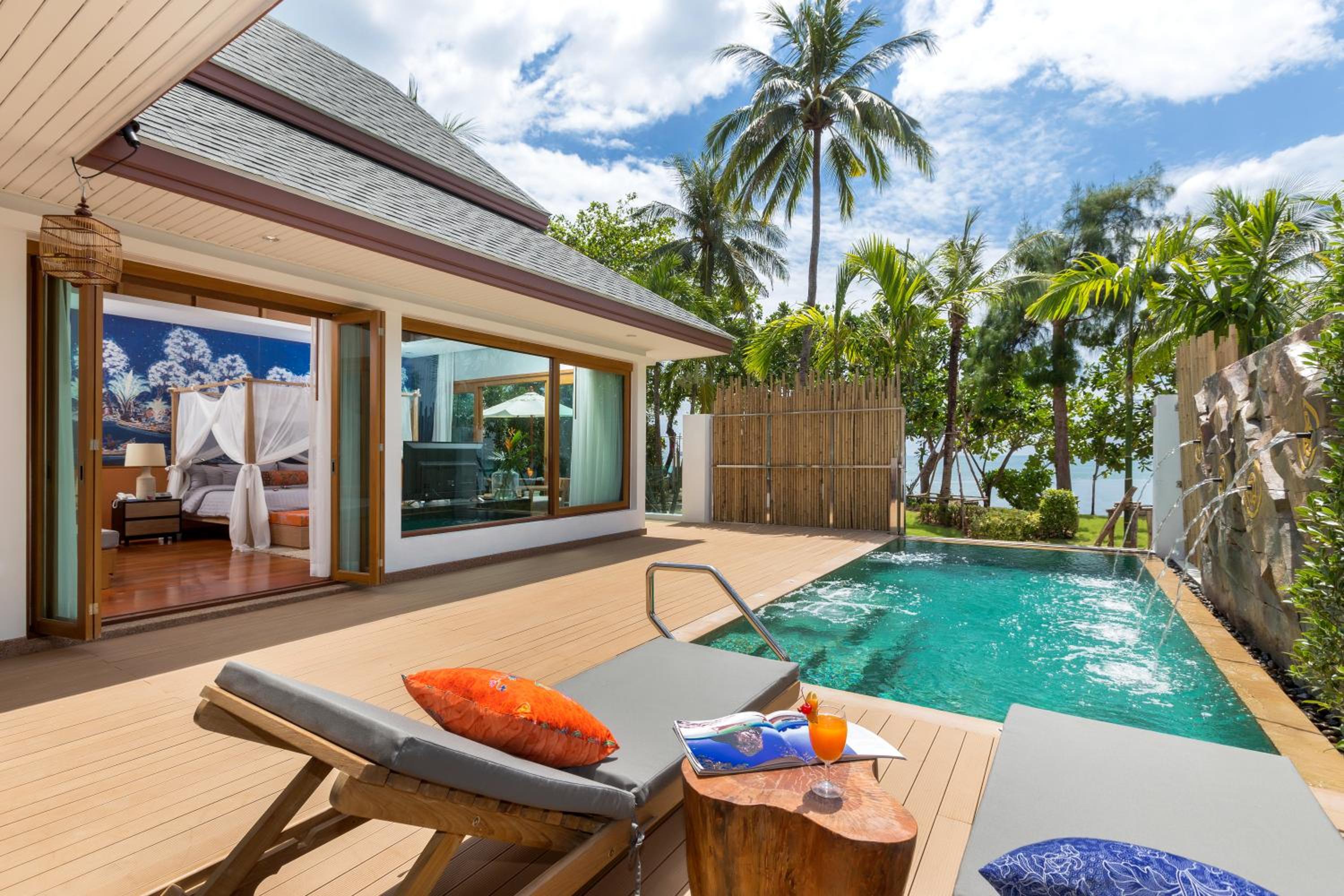 Beachfront Pool Villa photo 3