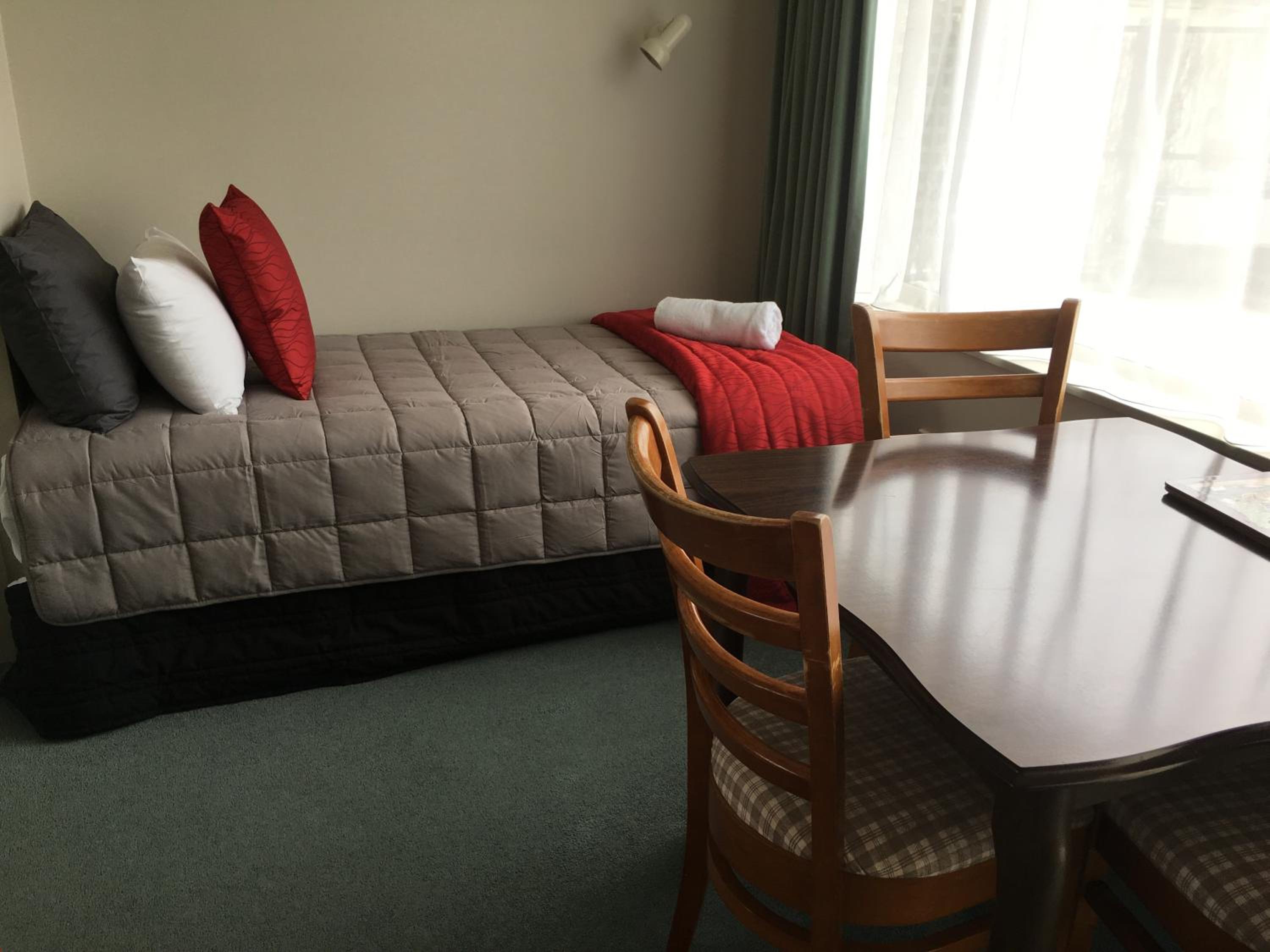 Deluxe Studio (3 Adults) - Photo 3
