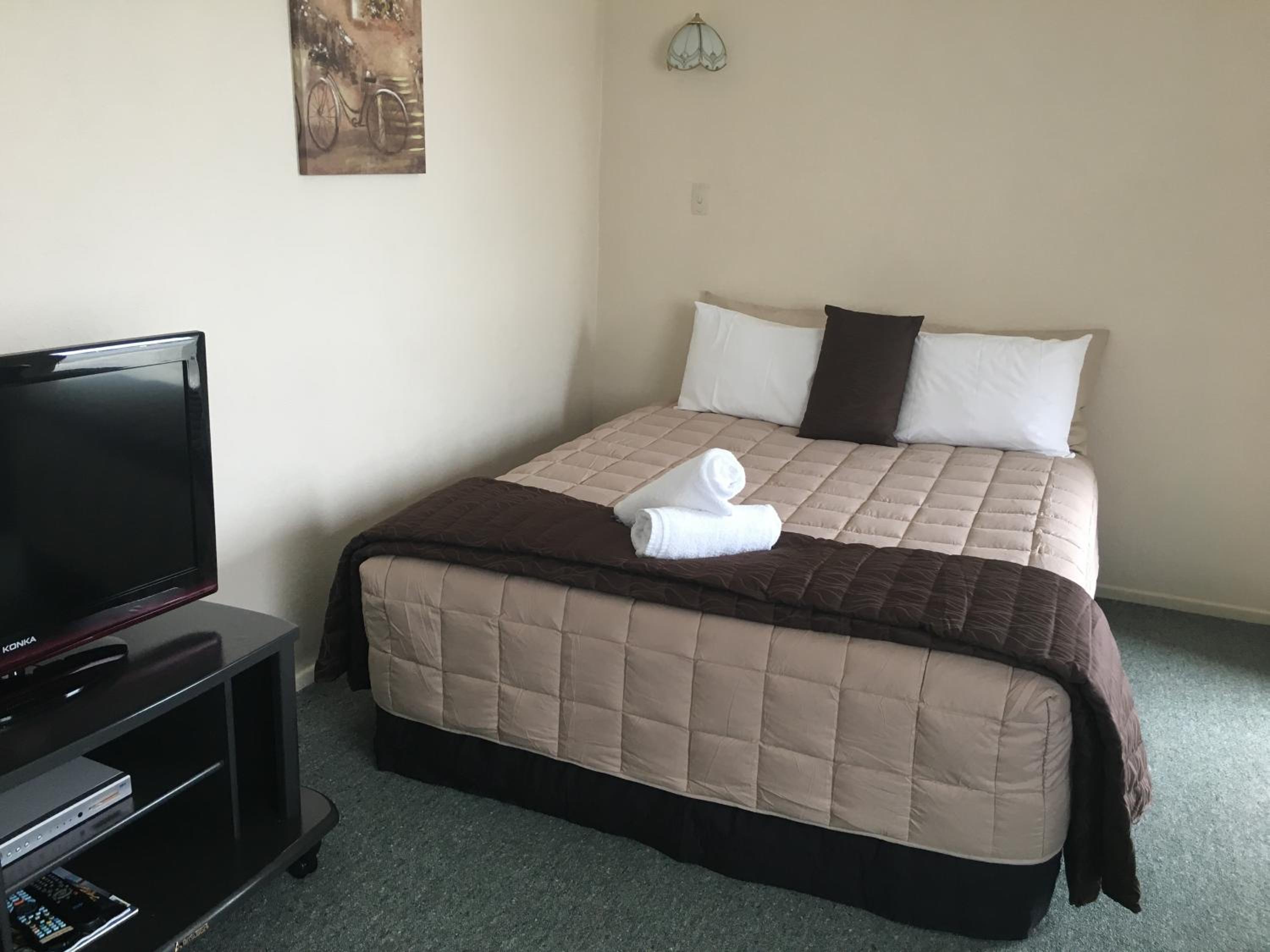 Apartment With Disability Access - Photo 3