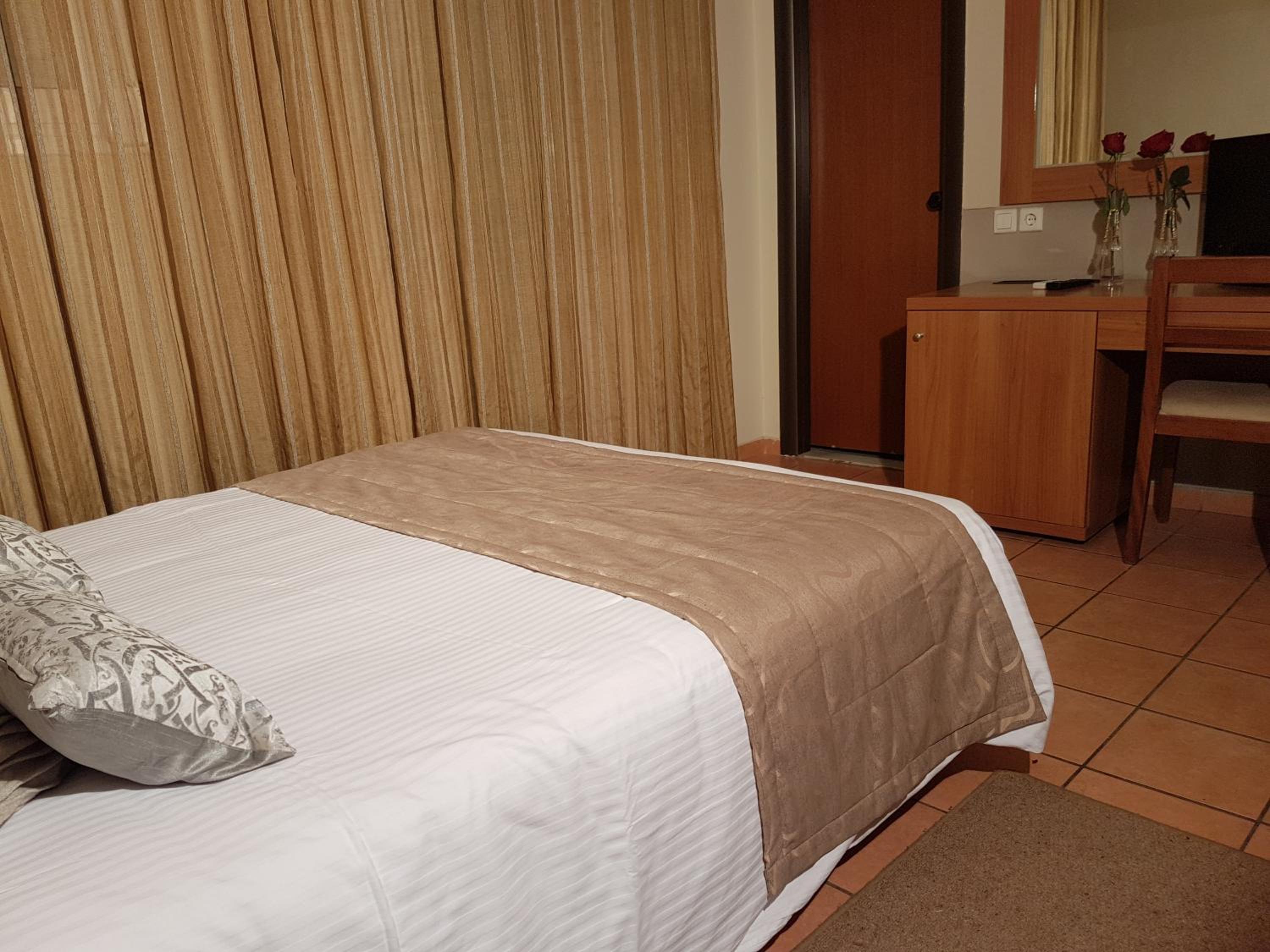 Double or Twin Room - Photo 1