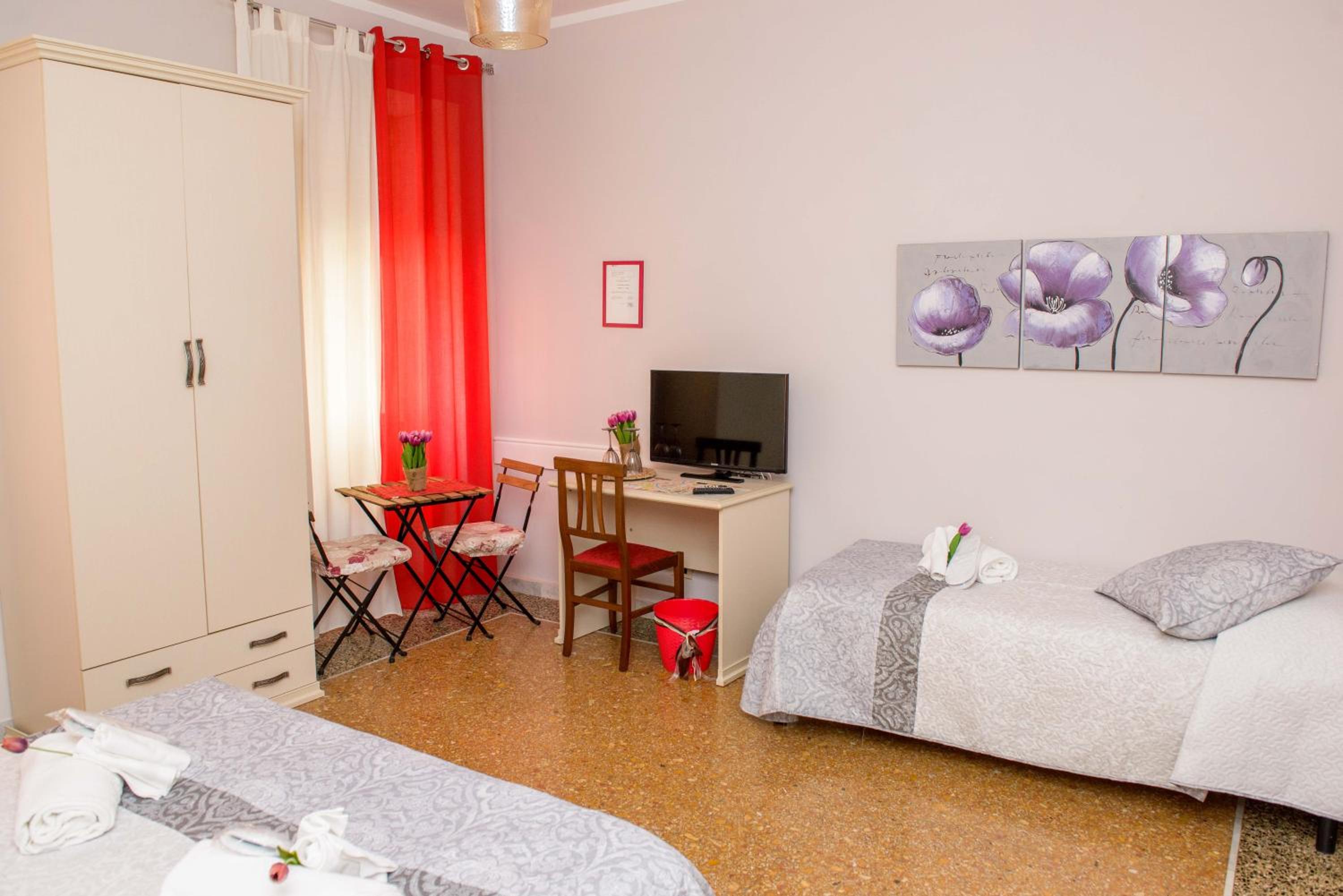 Double Room with Private External Bathroom photo 3