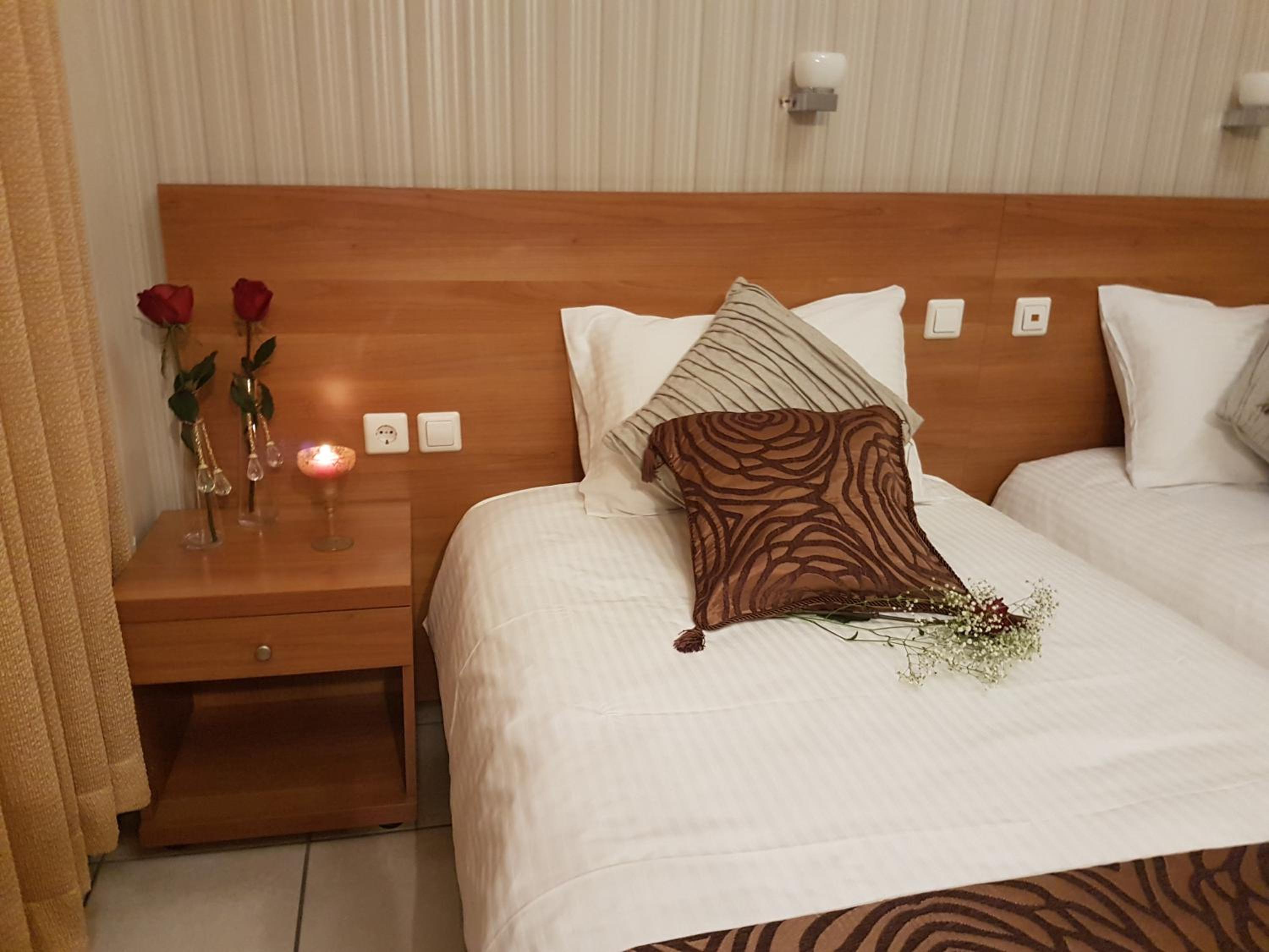 Double or Twin Room - Photo 6