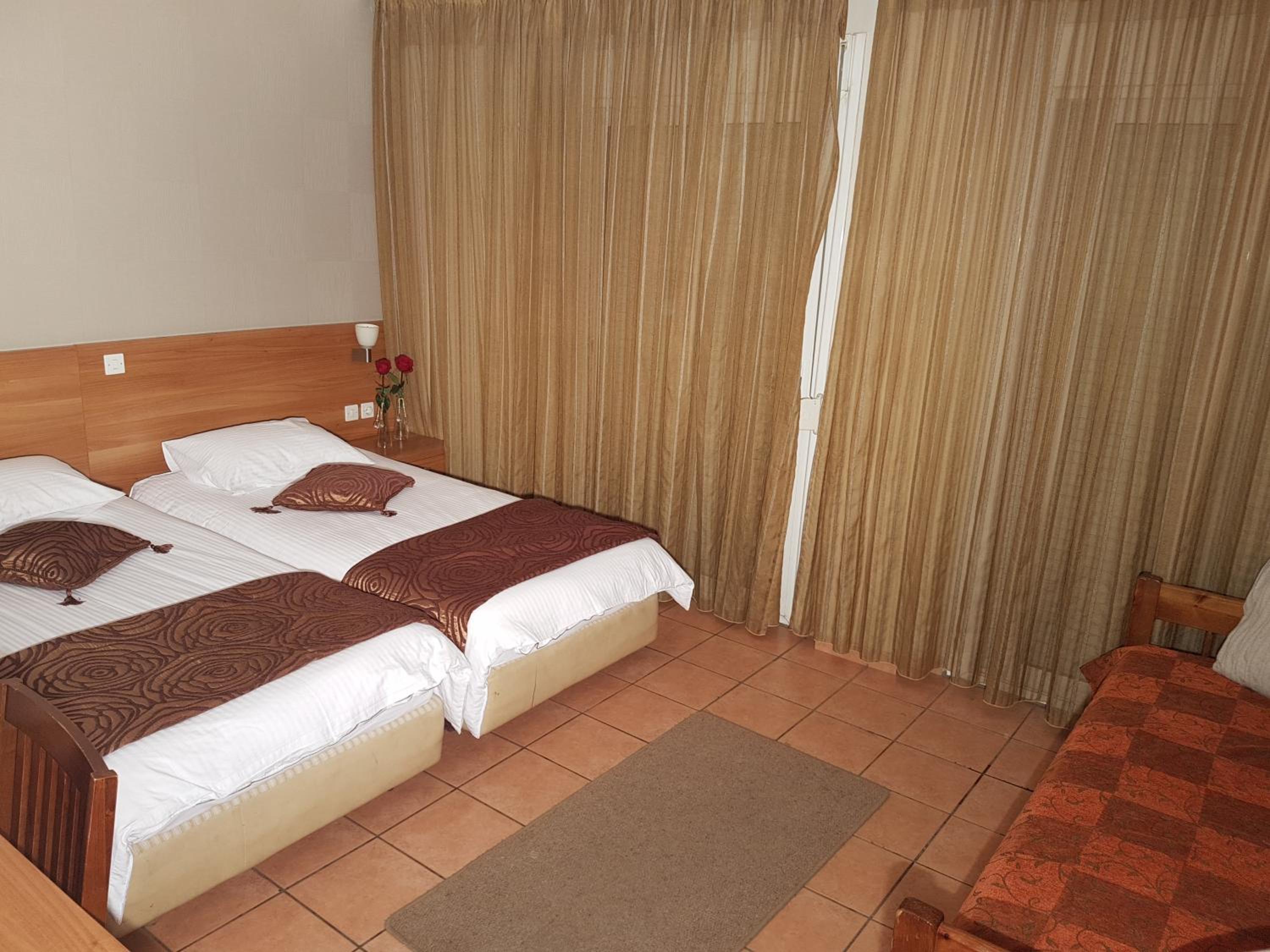Triple Room - Photo 2