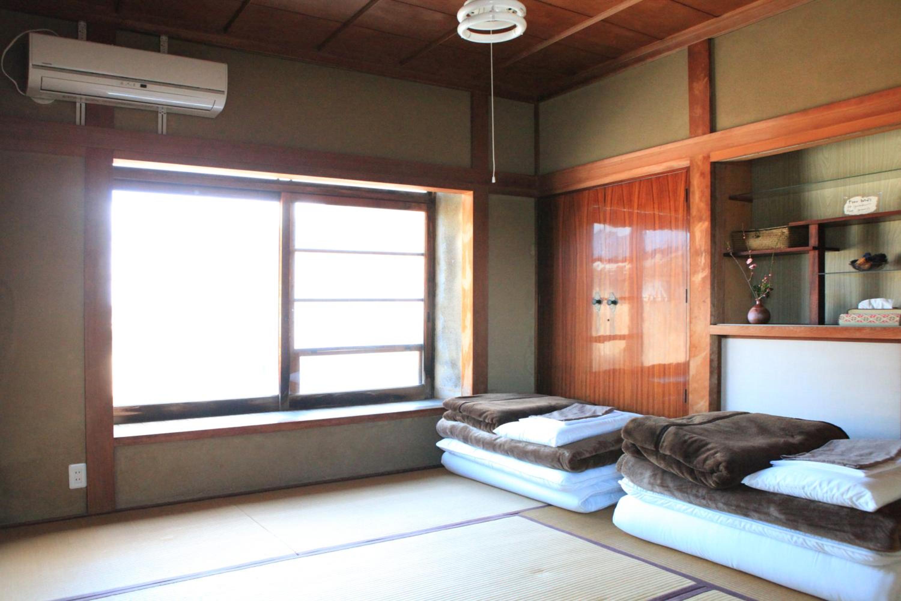 Japanese-Style Twin Room with Shared Bathroom photo 1