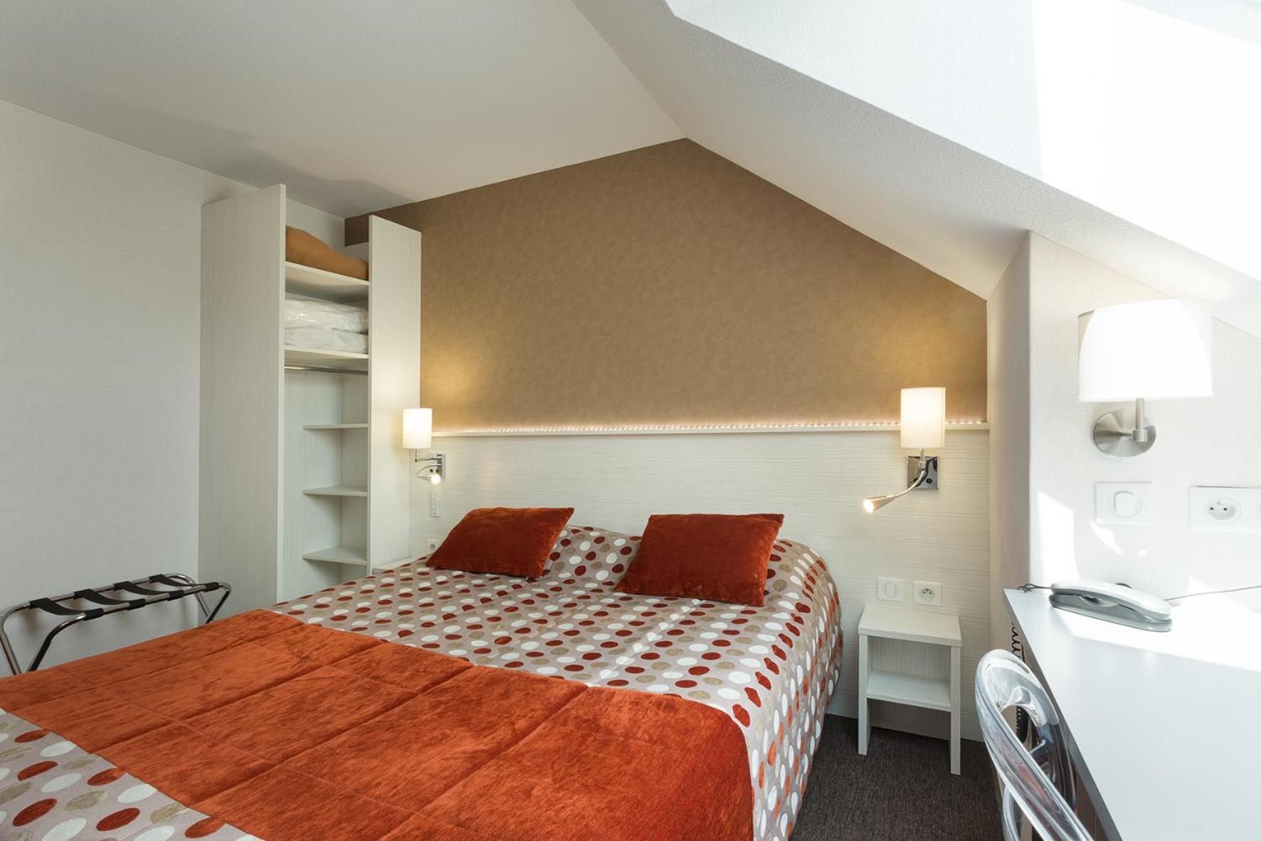 Standard Double Room 1 or 2 people - Photo 1