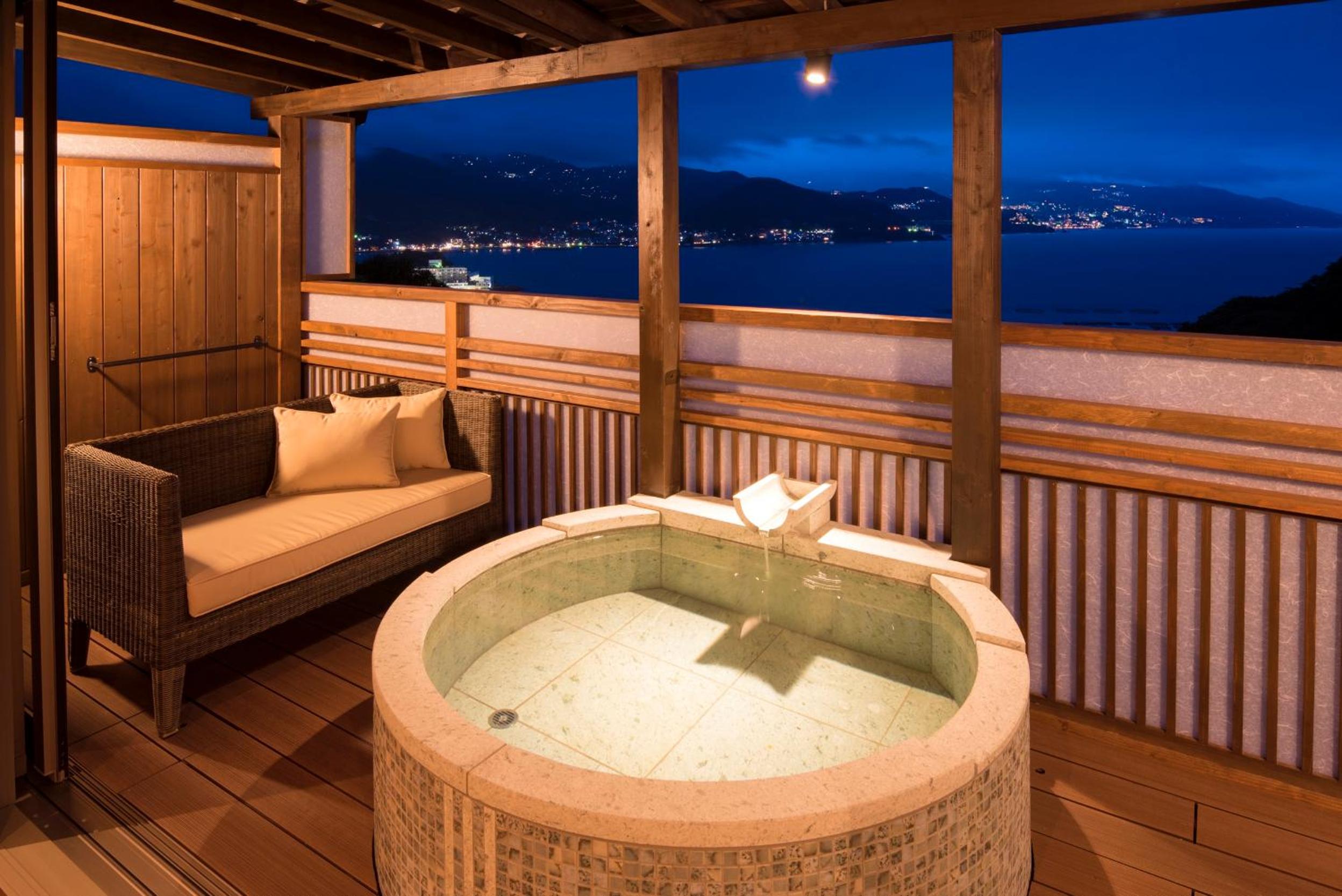 Hollywood Twin Room with Open-Air Bath - Non-Smoking photo 3